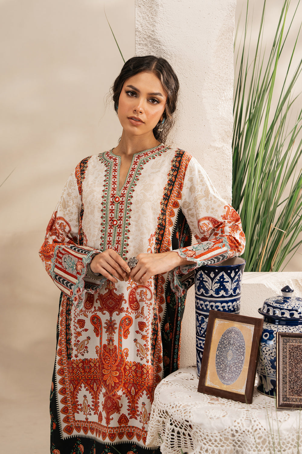 EMBROIDERED SUIT (E3470/103/003)