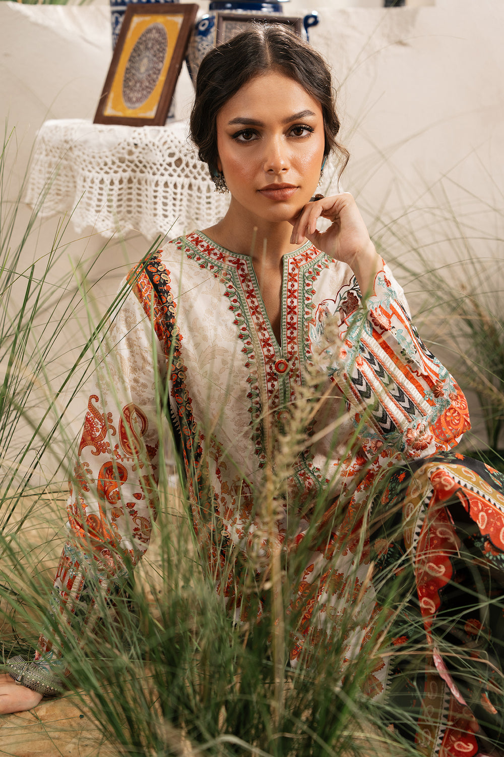EMBROIDERED SUIT (E3470/103/003)