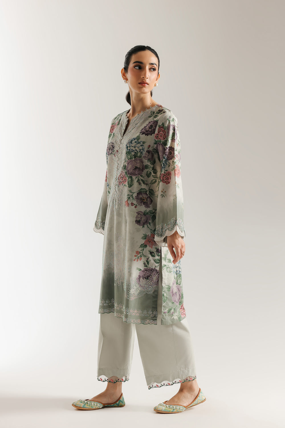 EMBROIDERED SUIT (E3477/103/817)