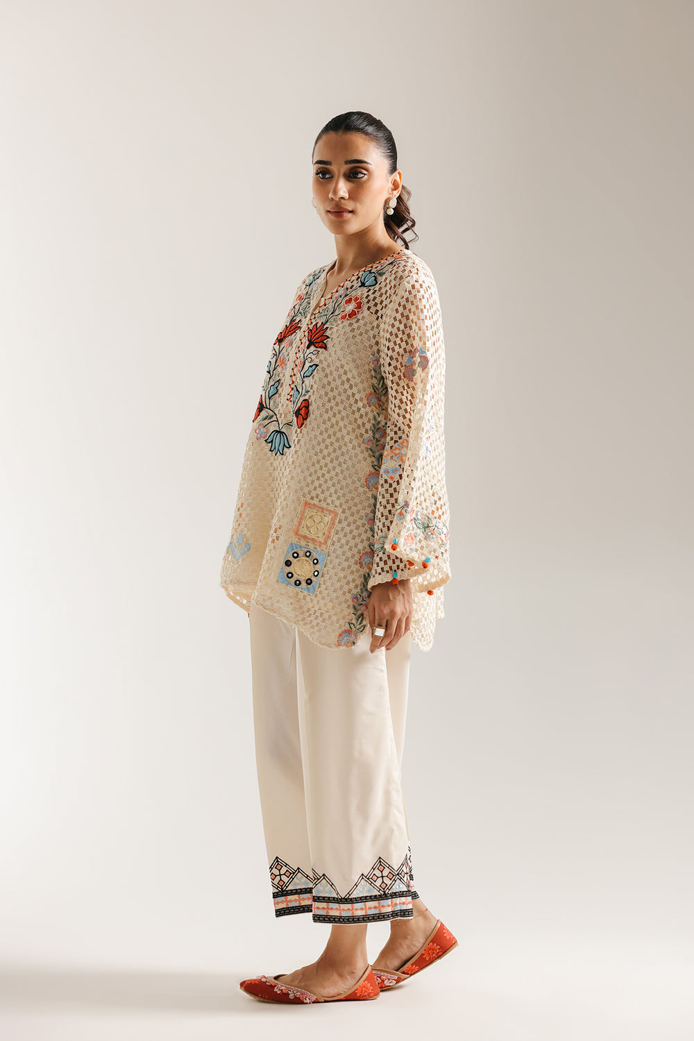 EMBROIDERED SUIT (E3485/103/002)