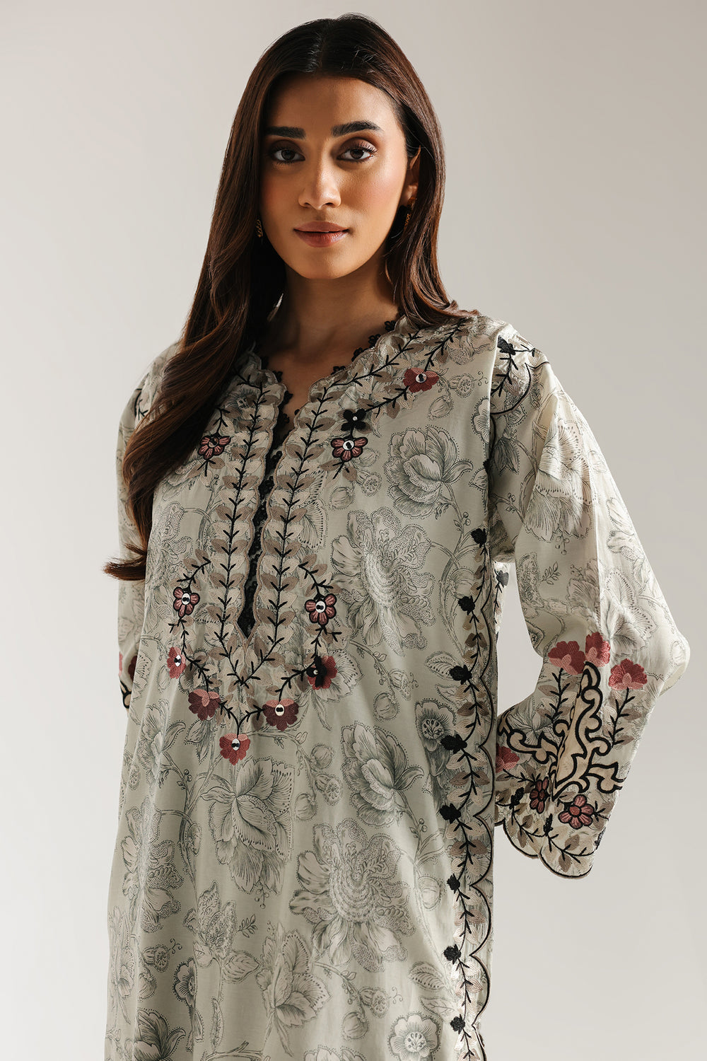 EMBROIDERED SUIT (E3500/103/817)