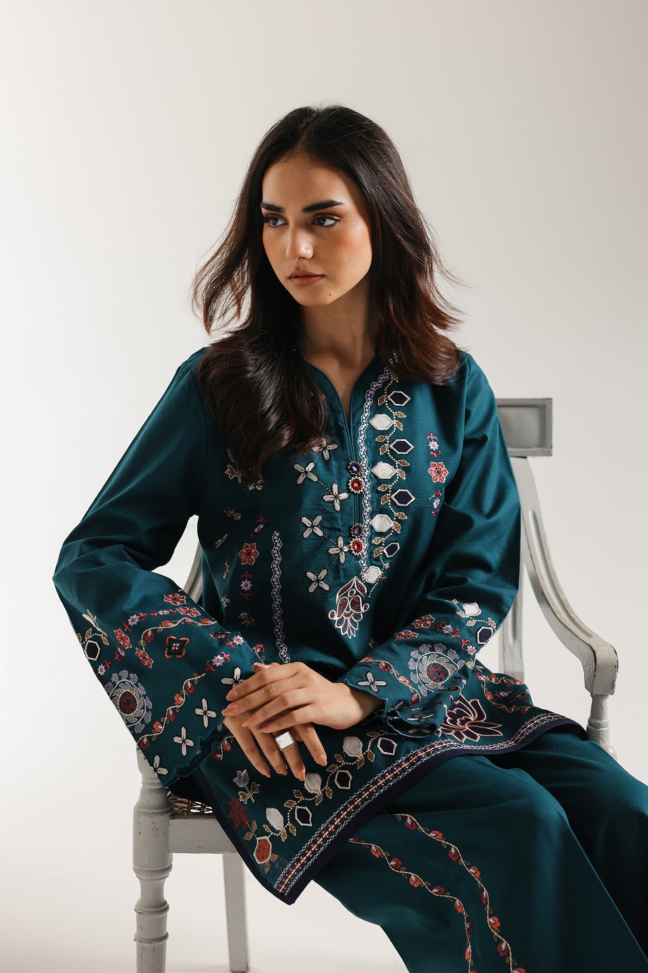 EMBROIDERED SUIT (E3605/103/602)