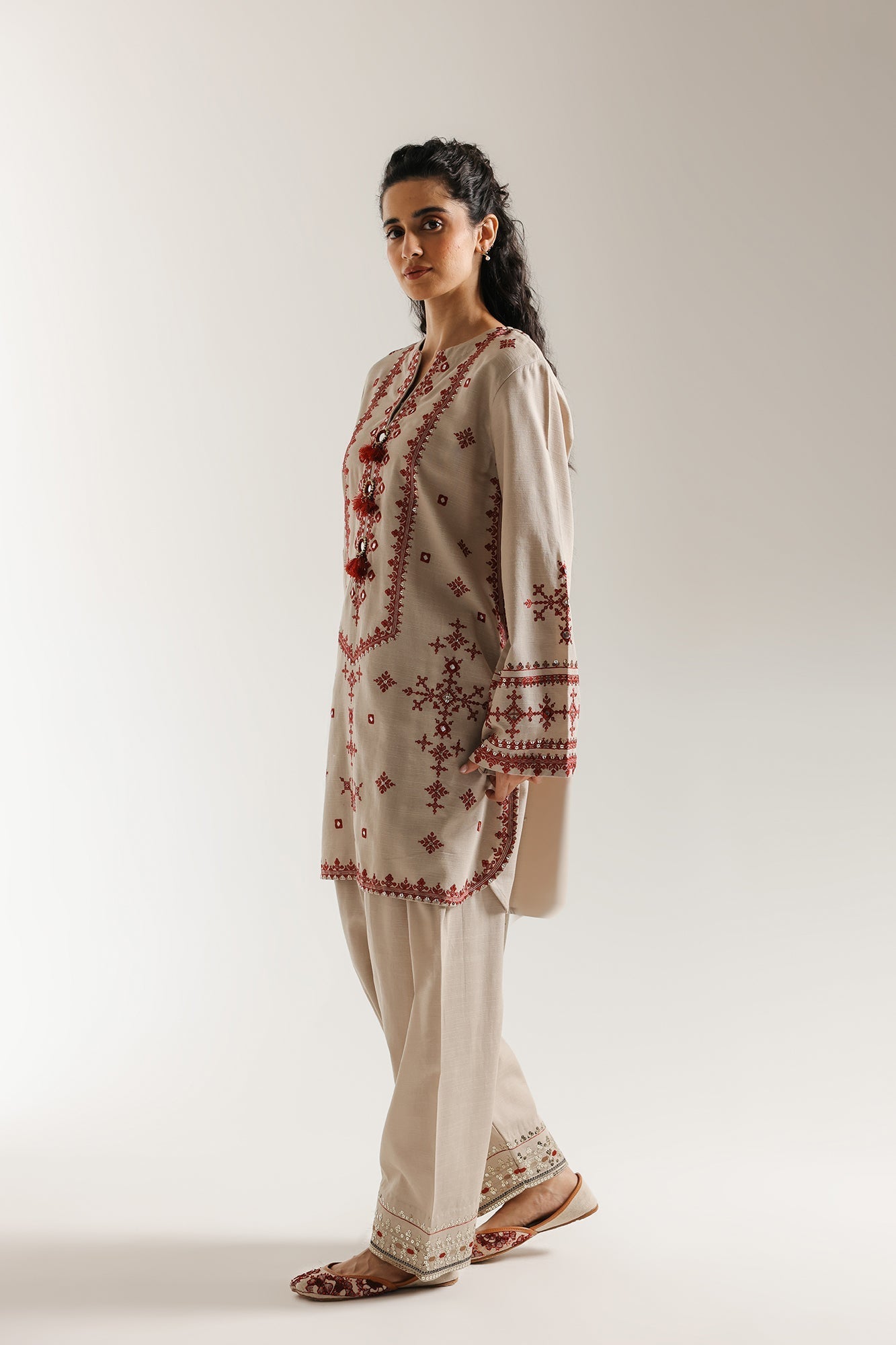 EMBROIDERED SUIT (E3723/103/006)