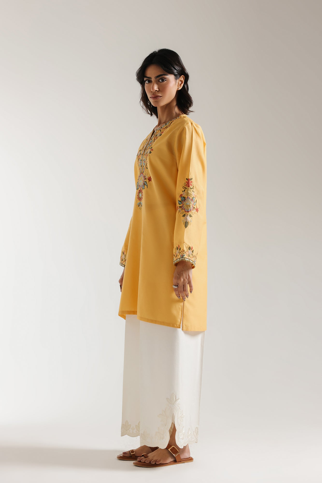 EMBROIDERED SHIRT (E5863/102/223)