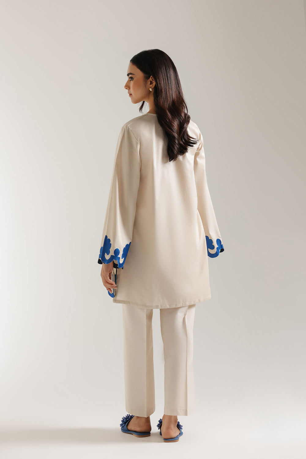 EMBROIDERED SHIRT (E102/006/5877)