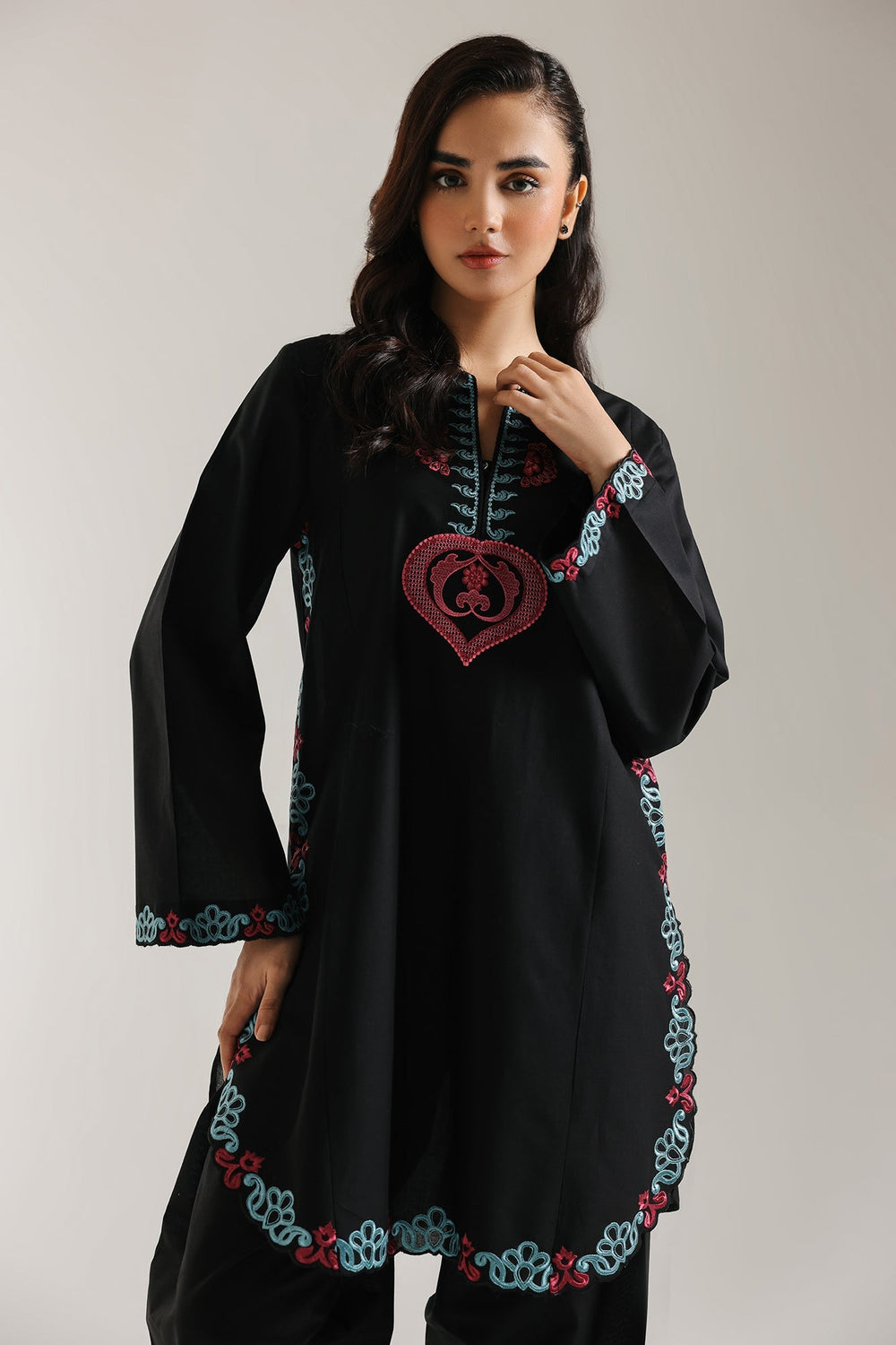 EMBROIDERED SUIT (E102/902/6112)