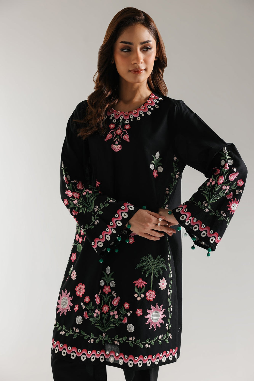 EMBROIDERED SUIT (E6139/102/902)