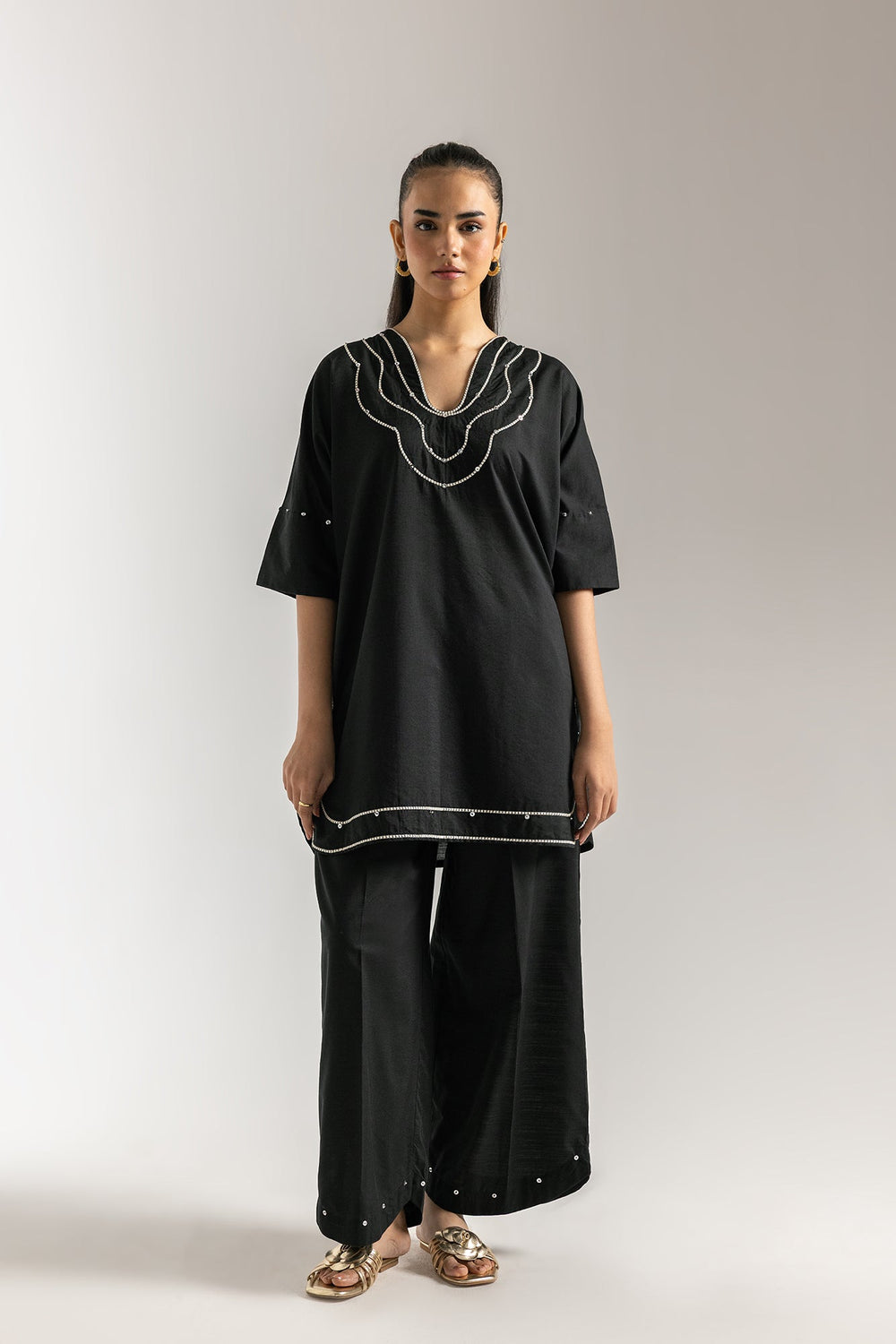 EMBROIDERED SUIT (E6183/102/902)