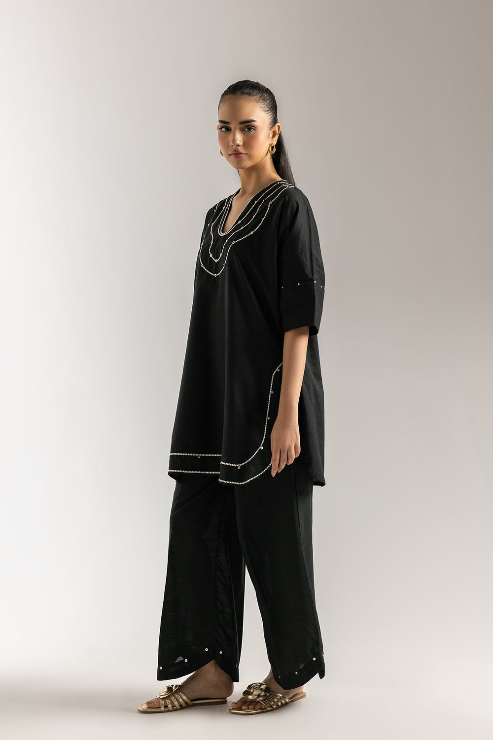 EMBROIDERED SUIT (E6183/102/902)