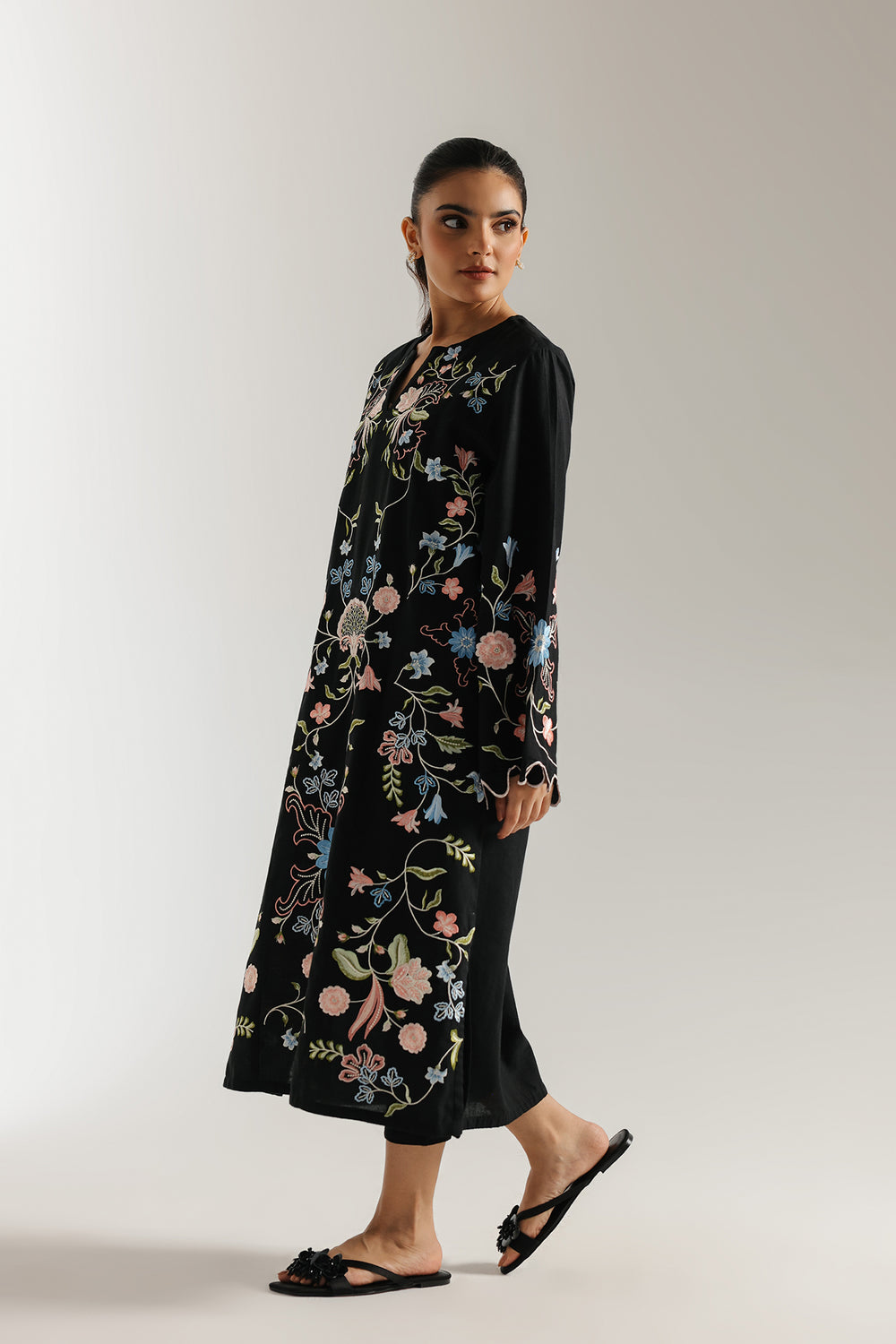 EMBROIDERED SHIRT (E6647/102/902)