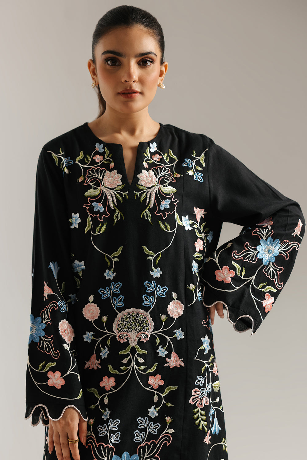 EMBROIDERED SHIRT (E6647/102/902)