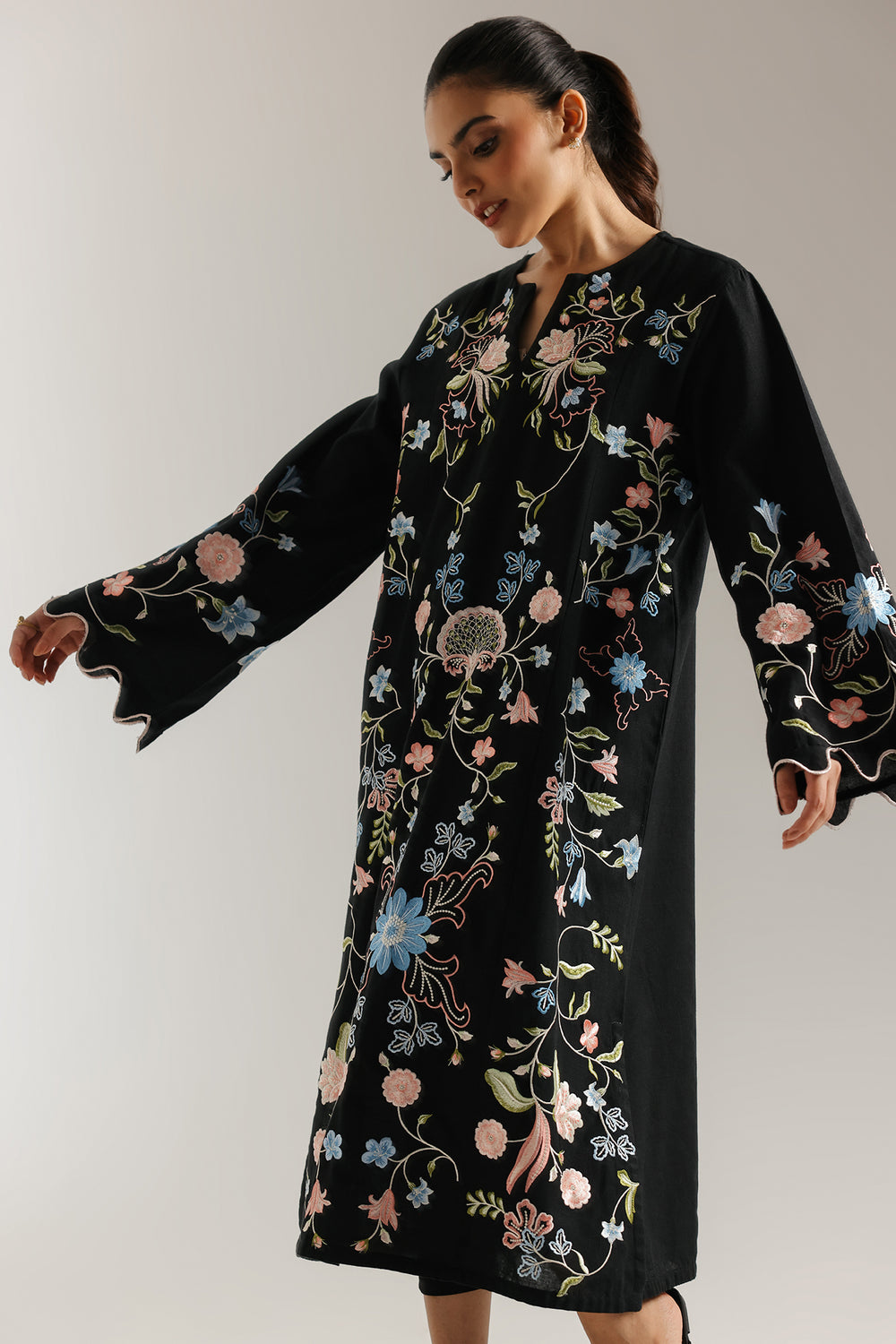 EMBROIDERED SHIRT (E6647/102/902)