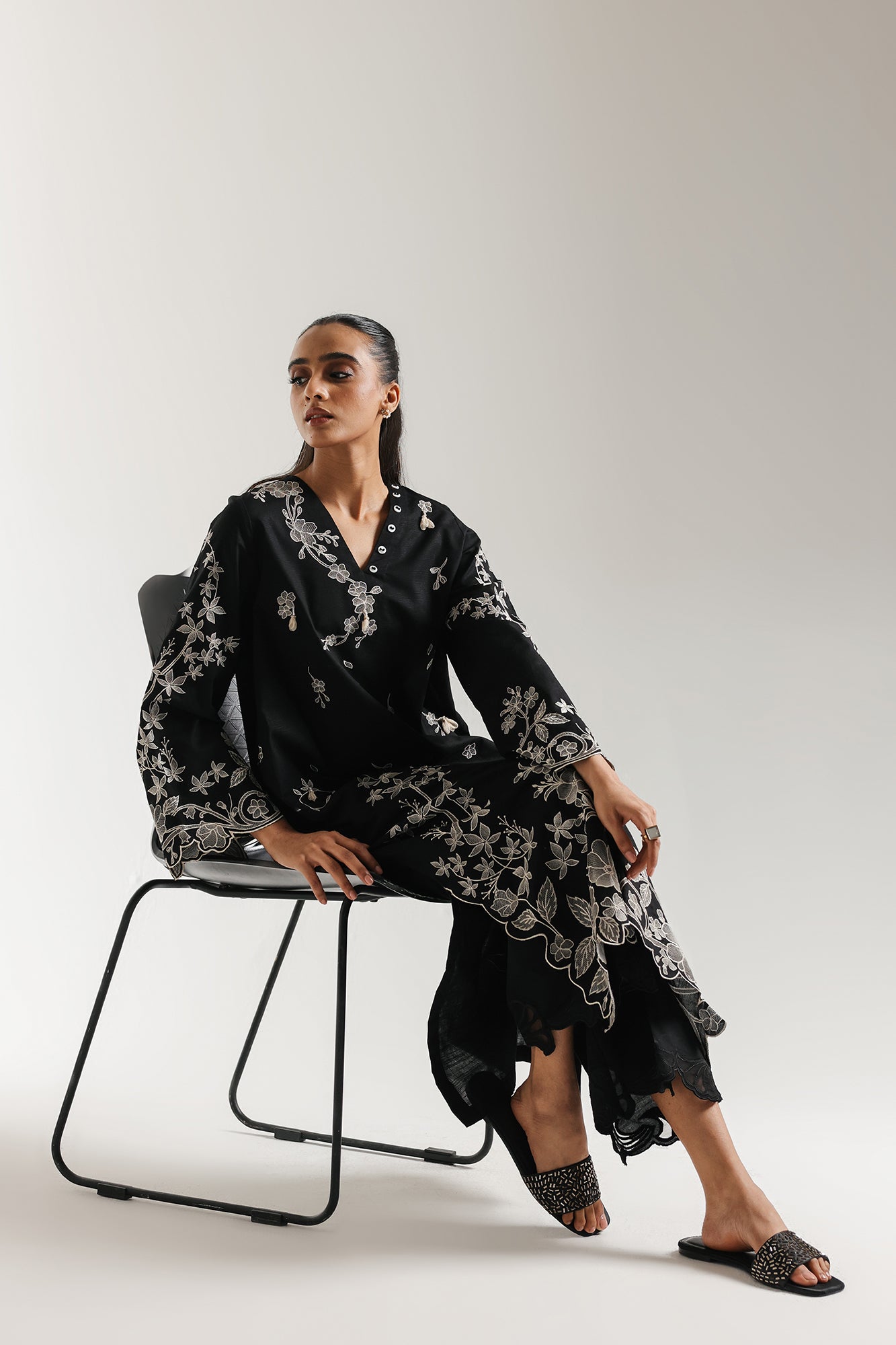 EMBROIDERED DRESS (E6959/102/902)