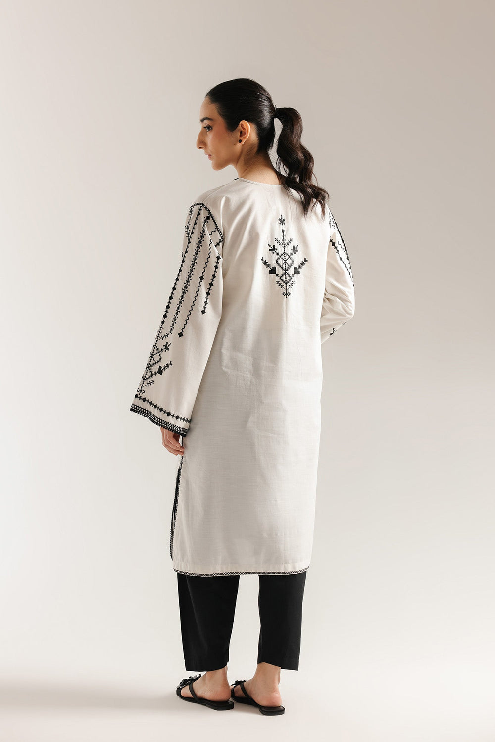 EMBROIDERED SHIRT (E6969/102/001)