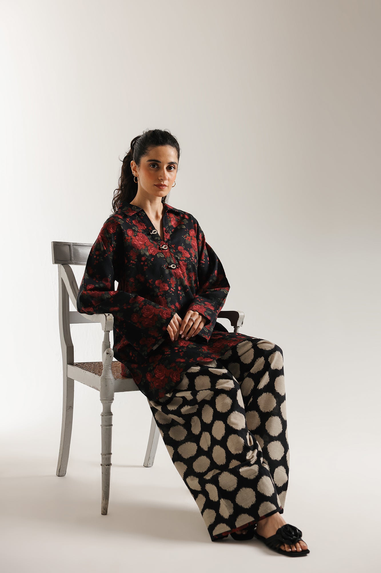 EMBROIDERED SUIT (E6992/102/902)