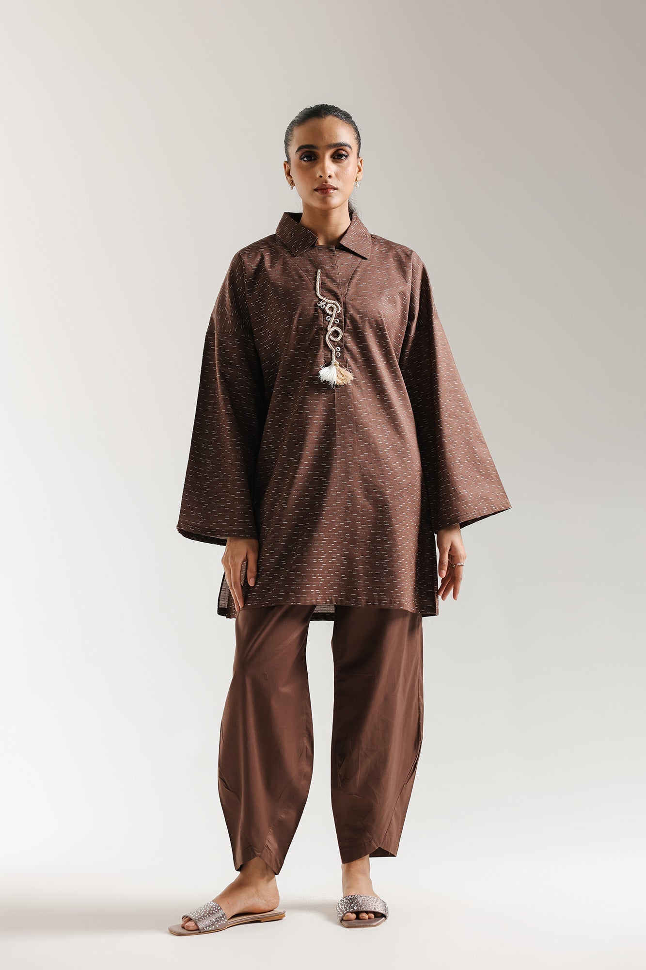 EMBROIDERED SUIT (E7017/102/128)