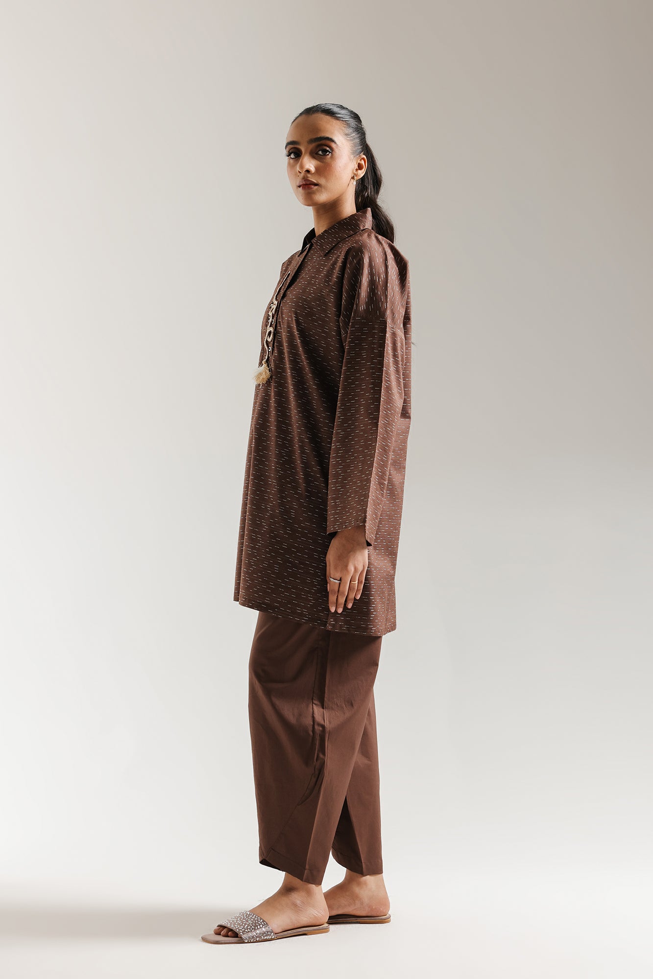 EMBROIDERED SUIT (E7017/102/128)