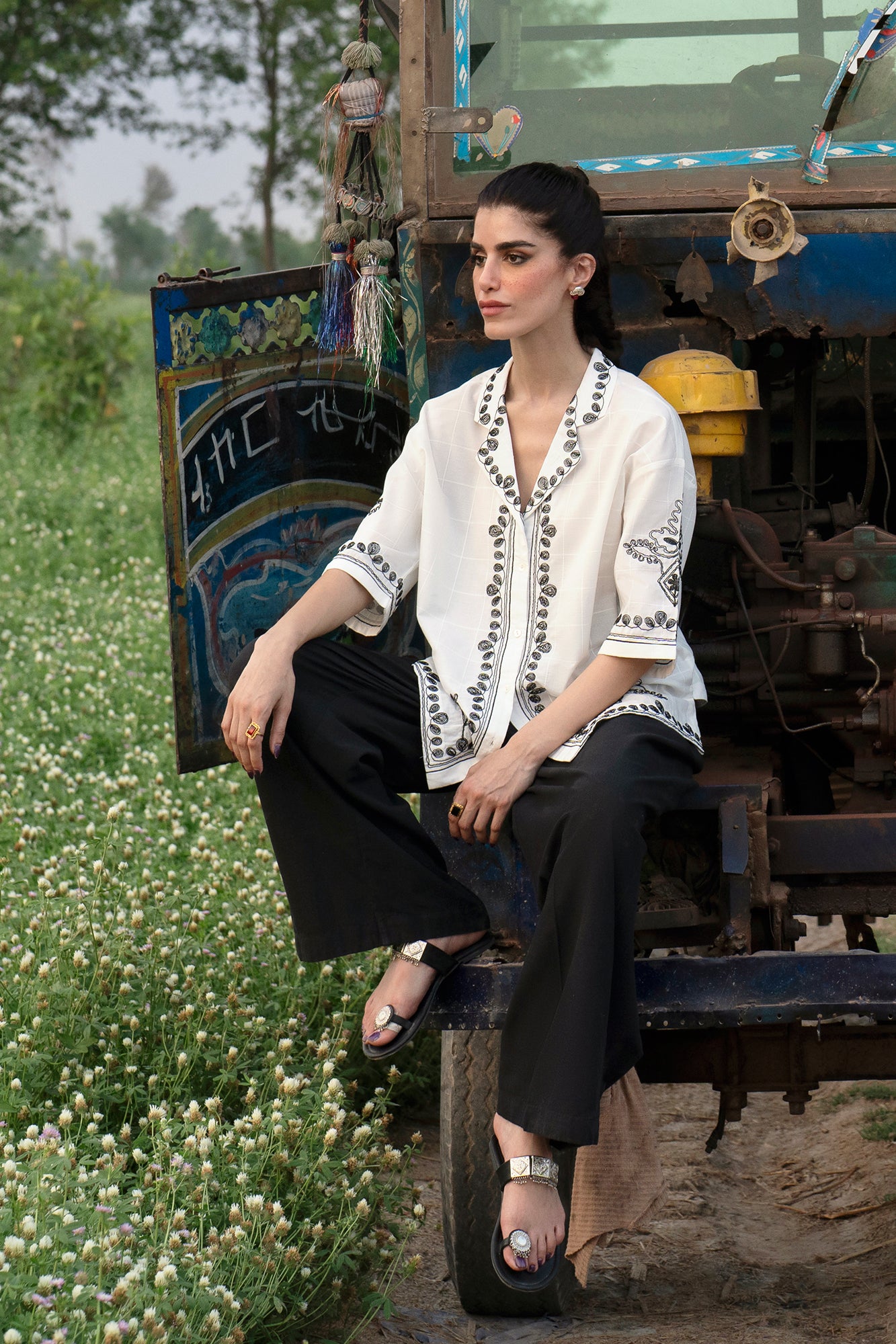 EMBROIDERED KURTI (S2E0489/119/002)
