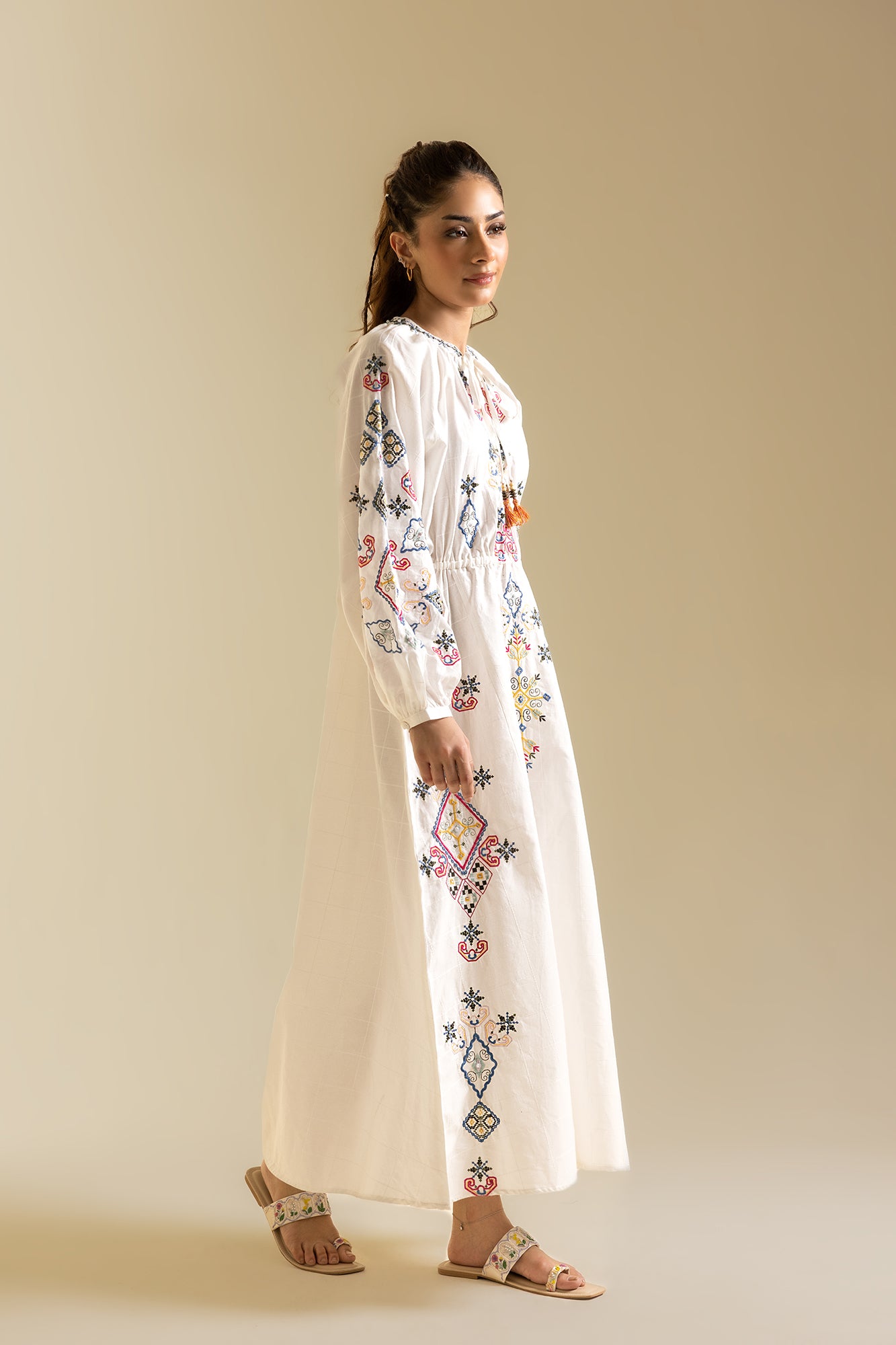 DRESS (S2E0491/119/001)