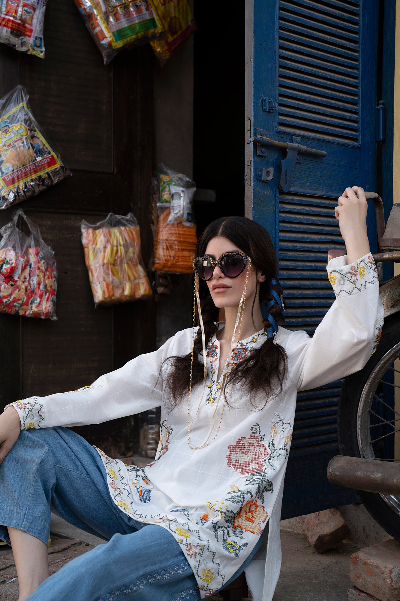 EMBROIDERED KURTI (S2E0492/119/002)