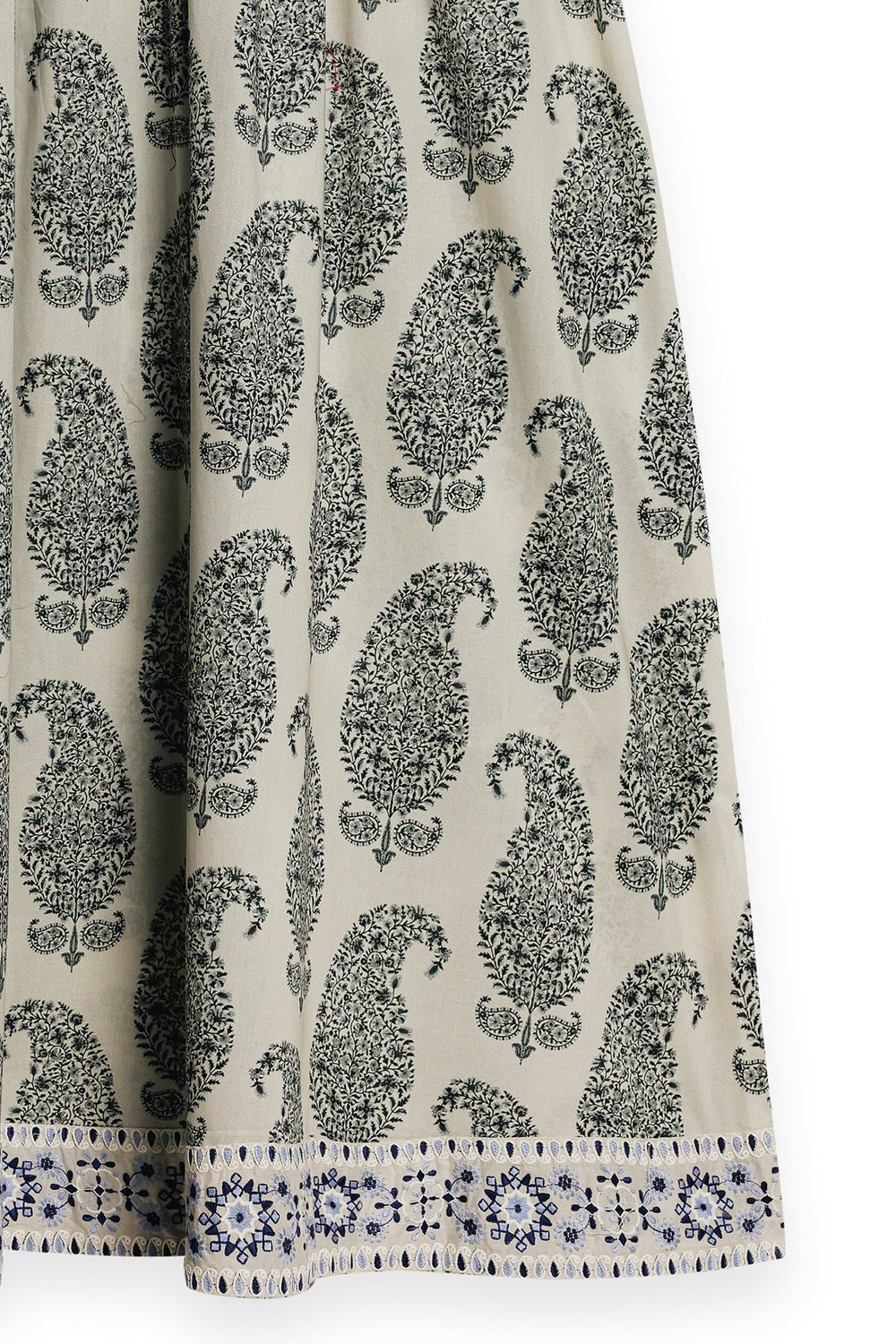 DRESS (S3E119/002/0523)