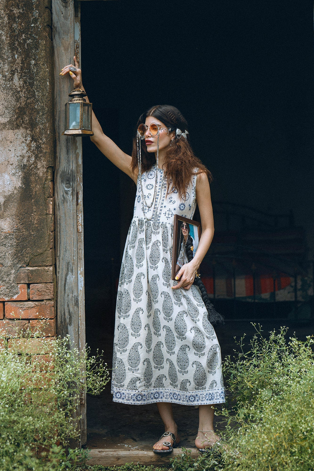 DRESS (S3E119/002/0523)