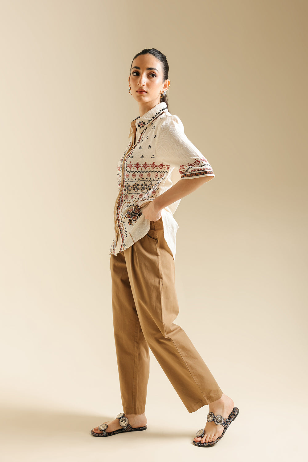 EMBROIDERED TOP (S4E0564/119/004)