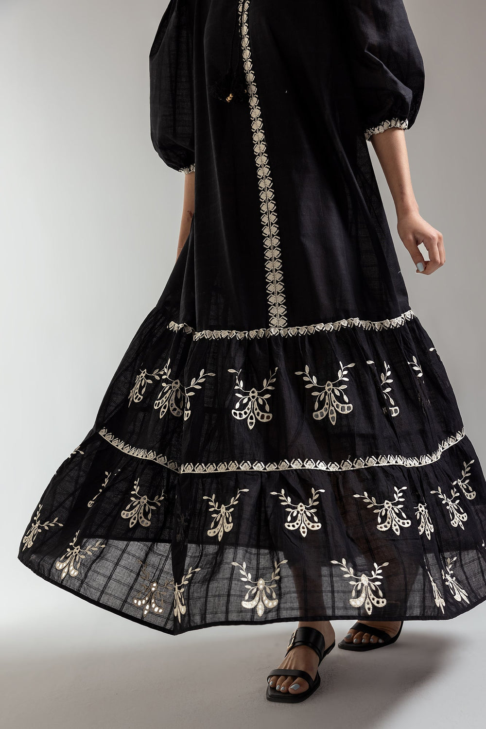 EMBROIDERED DRESS (S4E102/902/6311)
