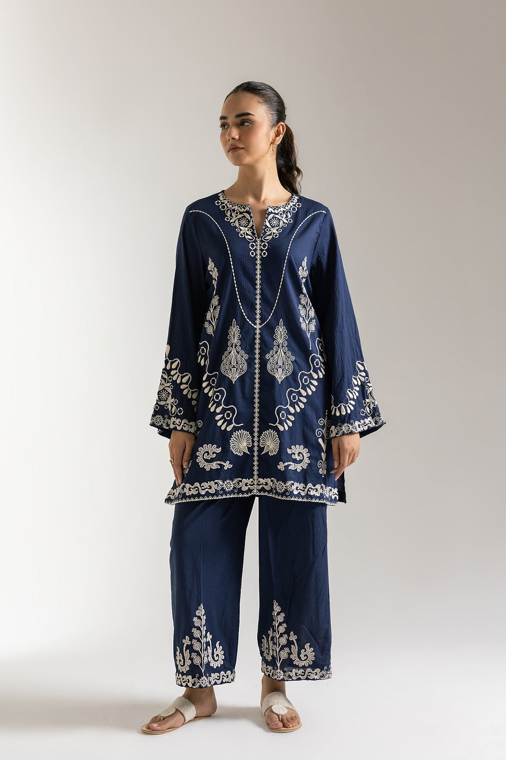 EMBROIDERED SUIT (S5E102/622/6377)