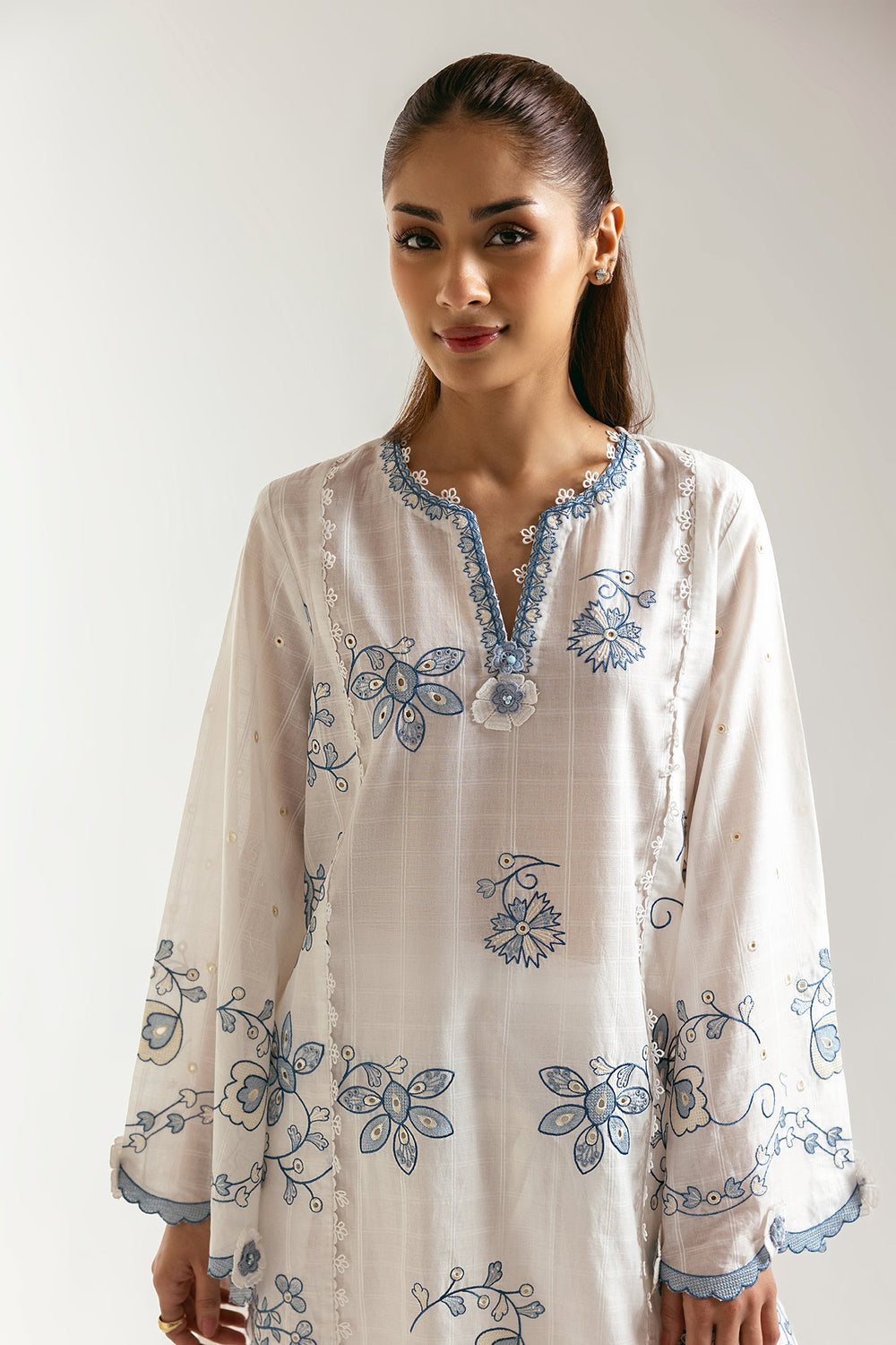 EMBROIDERED SHIRT (S6E102/001/6455)