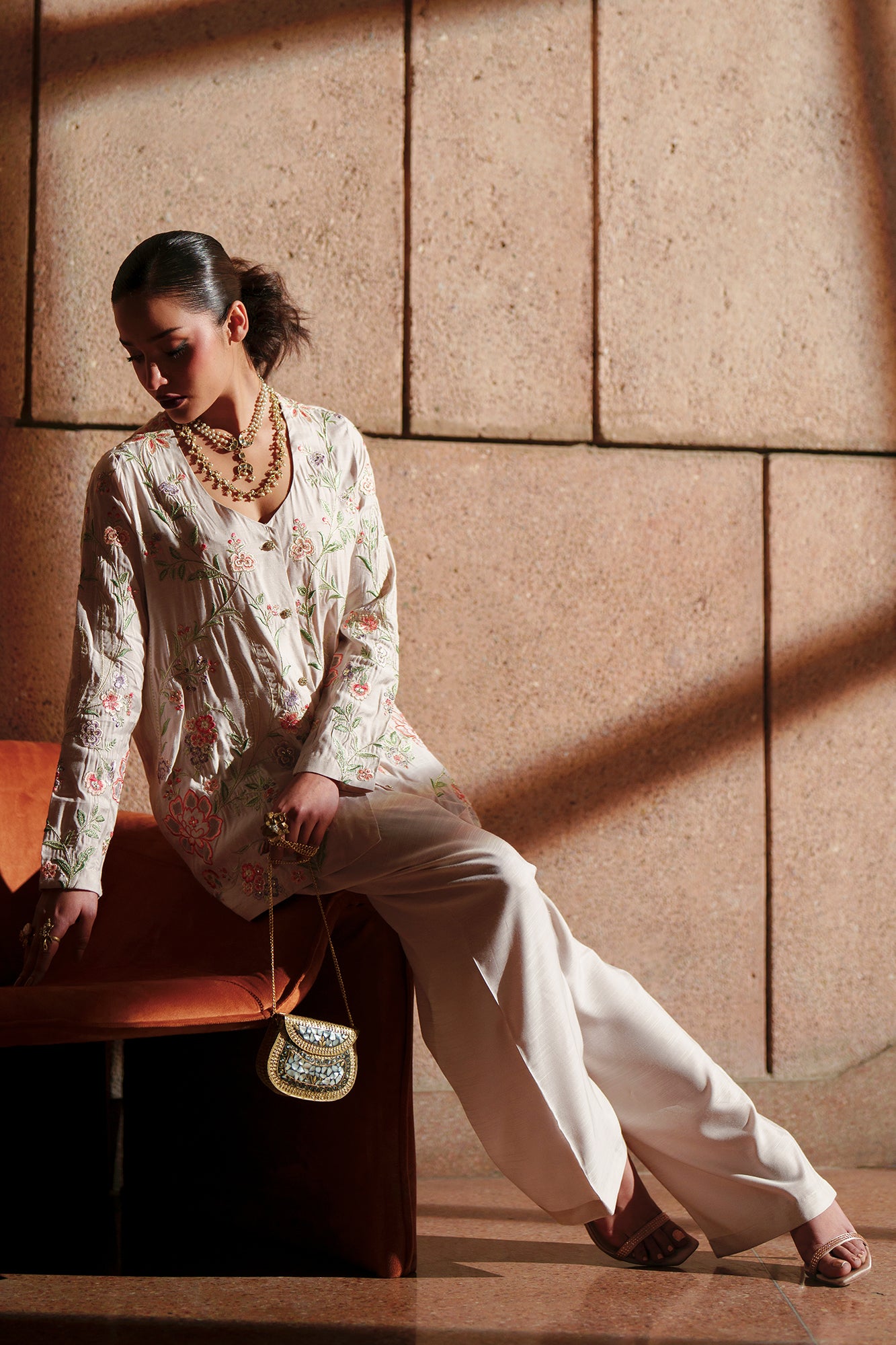 EMBROIDERED SUIT (E1016/104/004)