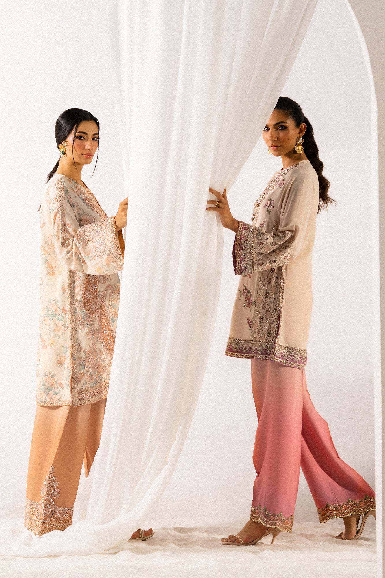 EMBROIDERED SUIT (E104/002/0822)