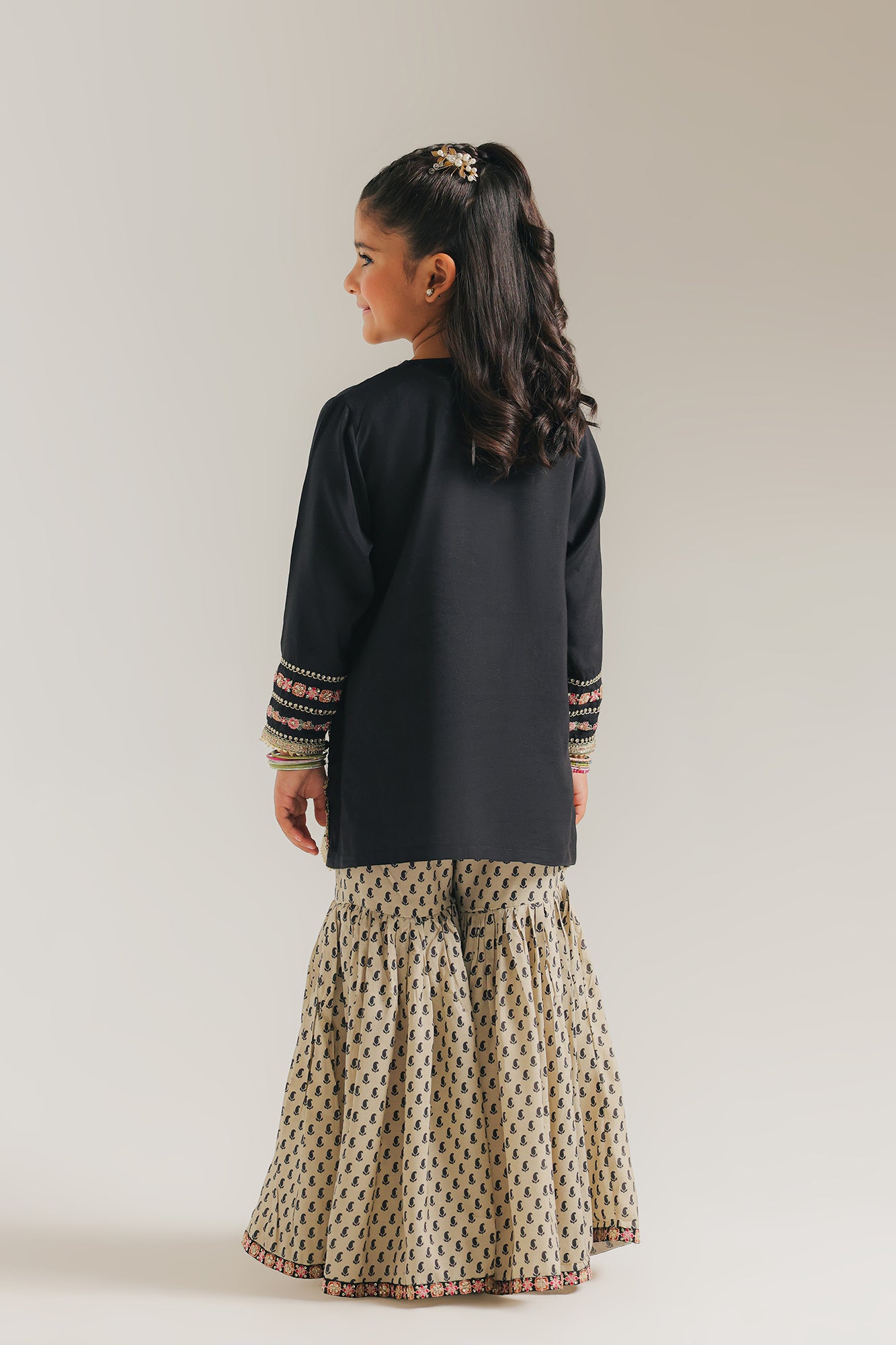 EMBROIDERED SUIT (E0304/415/901 E0304/315/901)