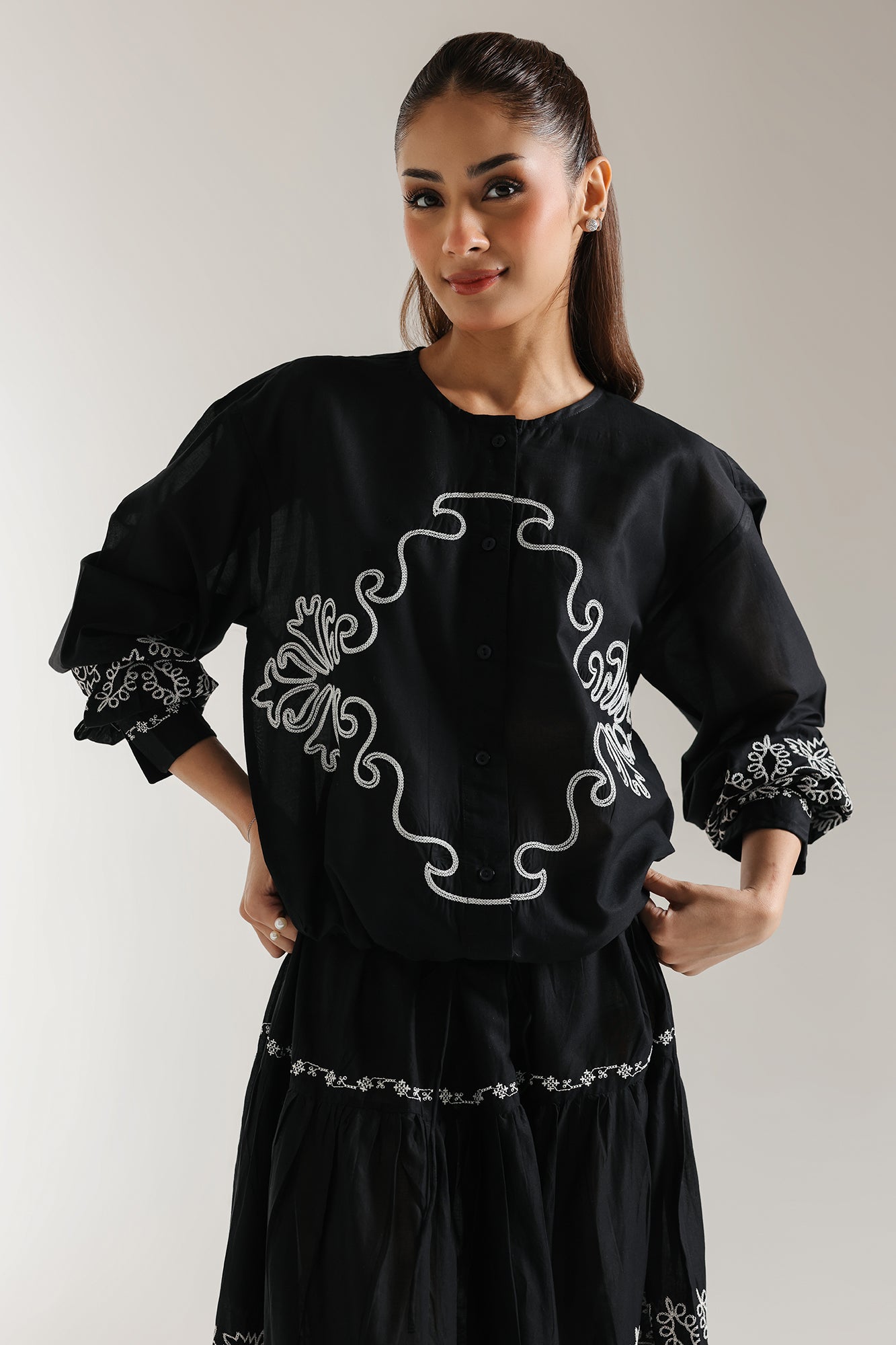 EMBROIDERED SUIT (E101/902/0516)