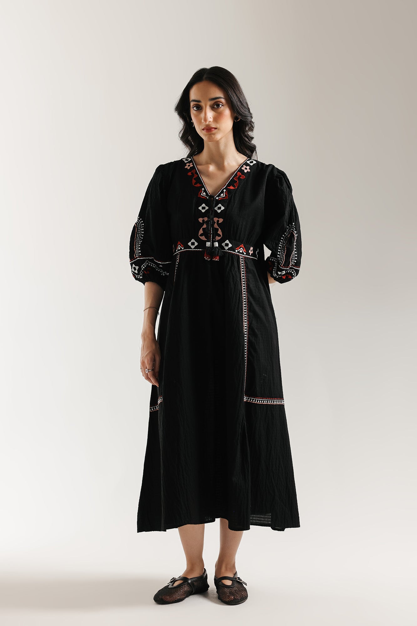 EMBROIDERED DRESS (E0518/101/902)