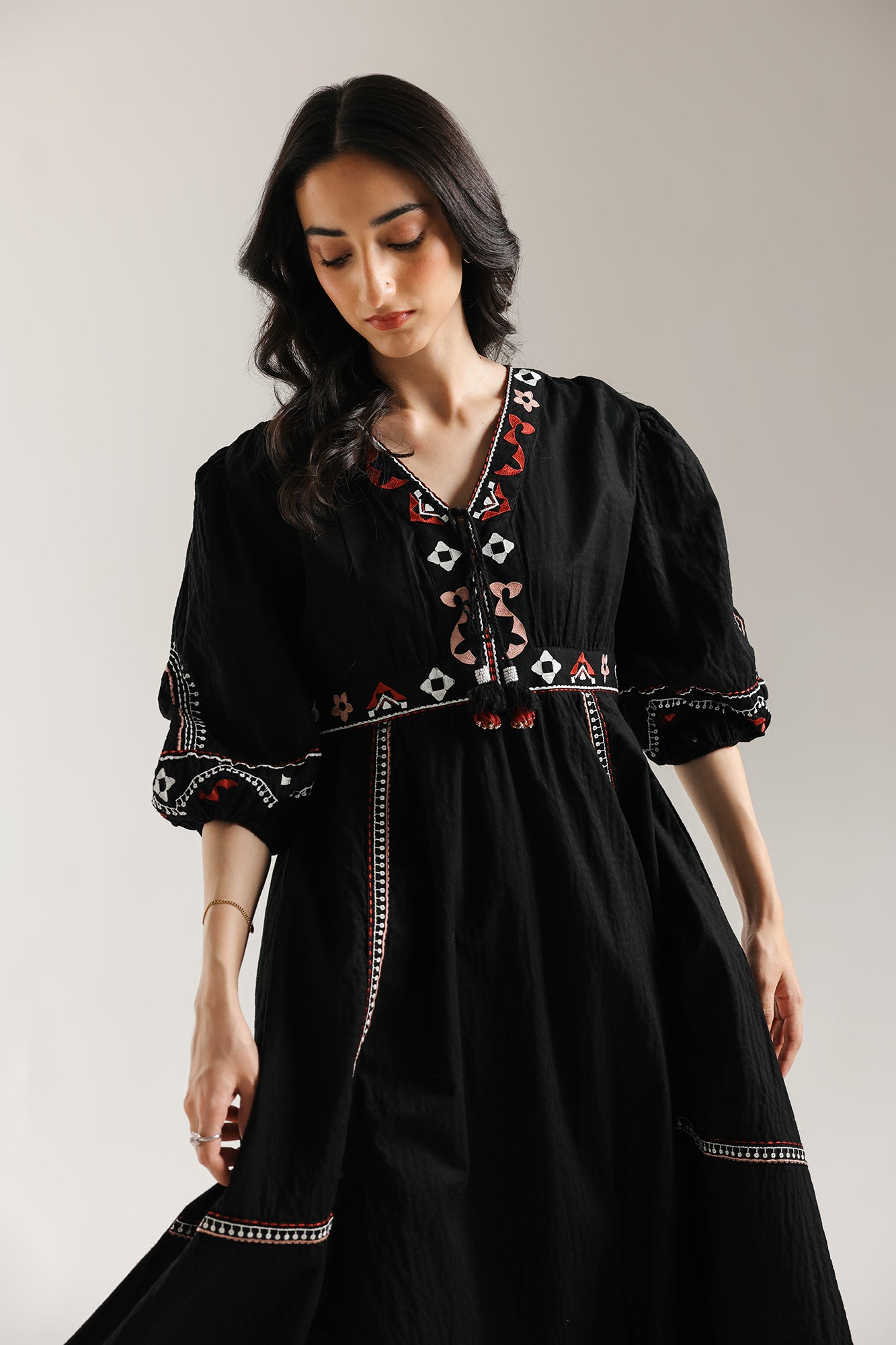 EMBROIDERED DRESS (E0518/101/902)