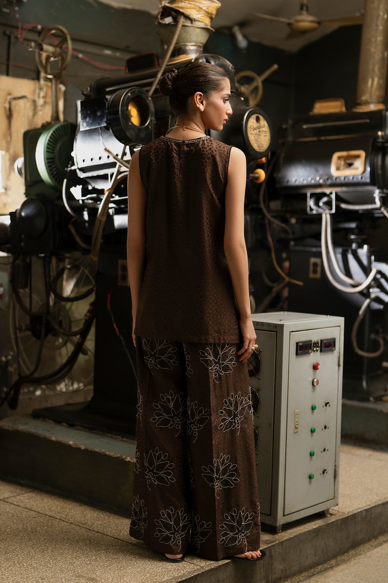 EMBROIDERED SUIT (E0619/119/116)