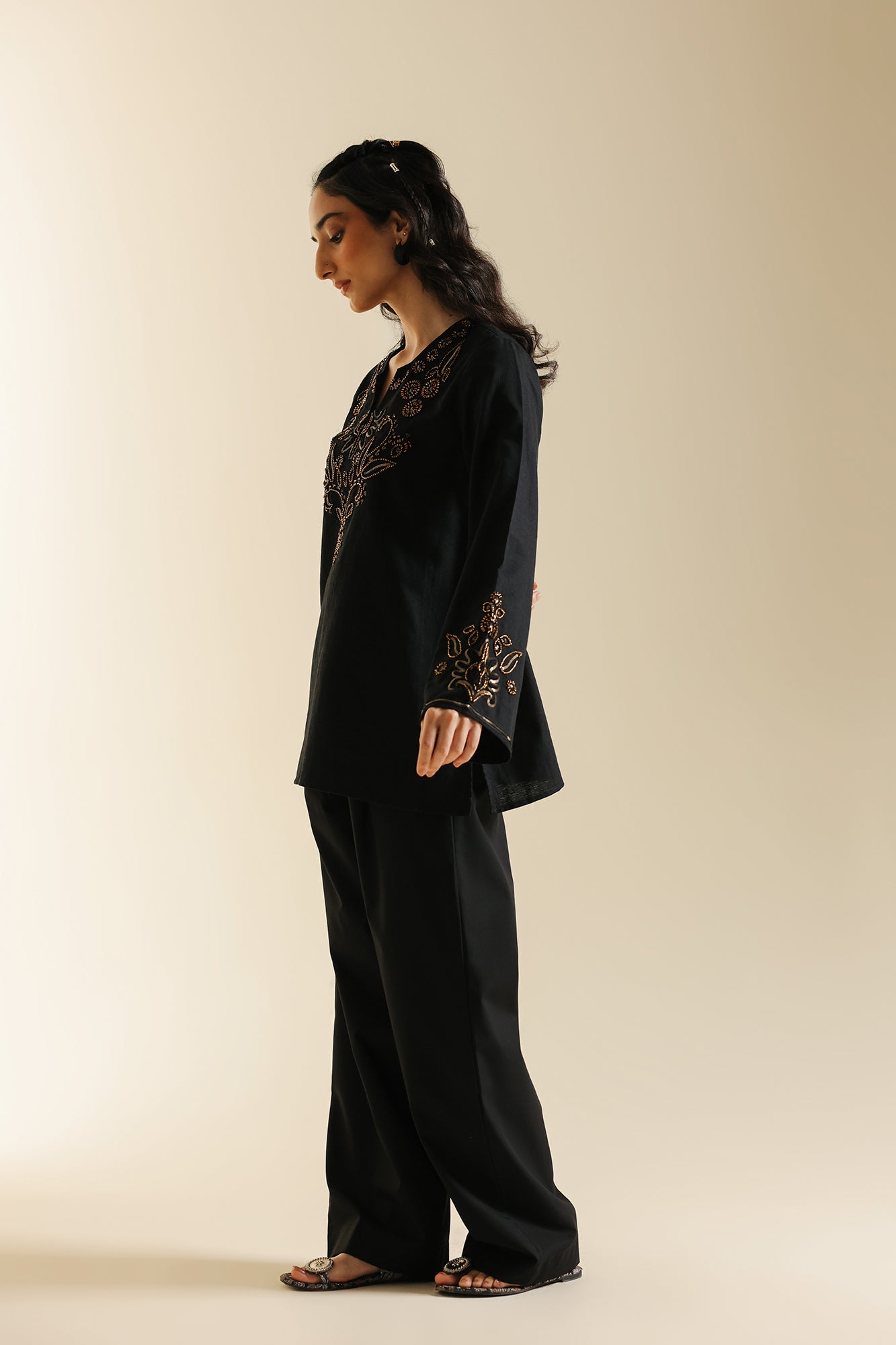 EMBROIDERED TOP (E0628/119/902)