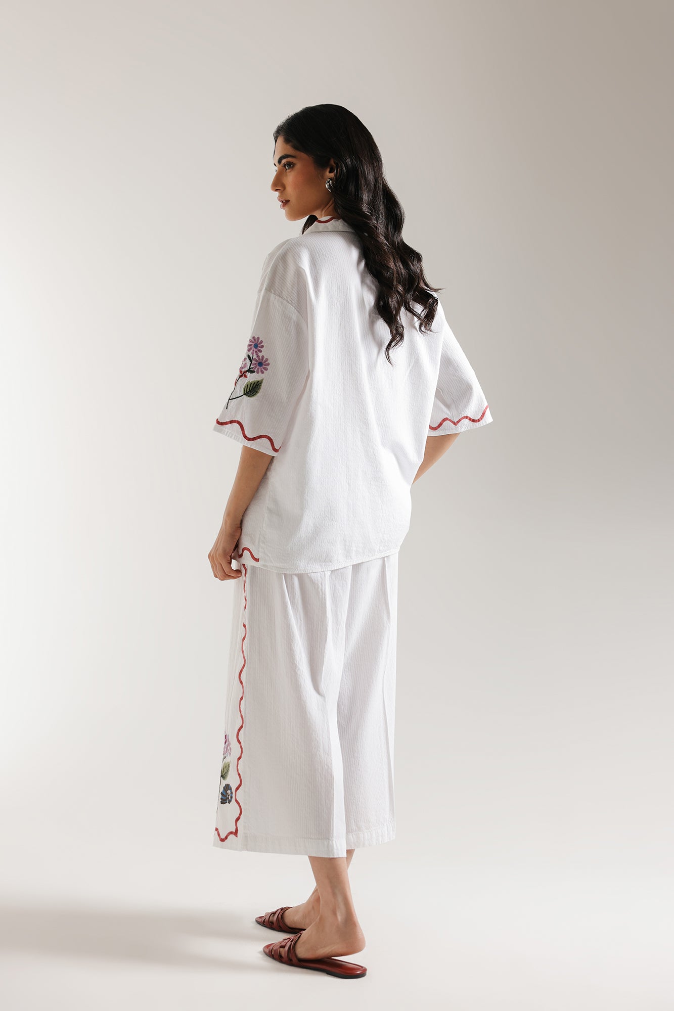 EMBROIDERED SUIT (E106/001/0636)