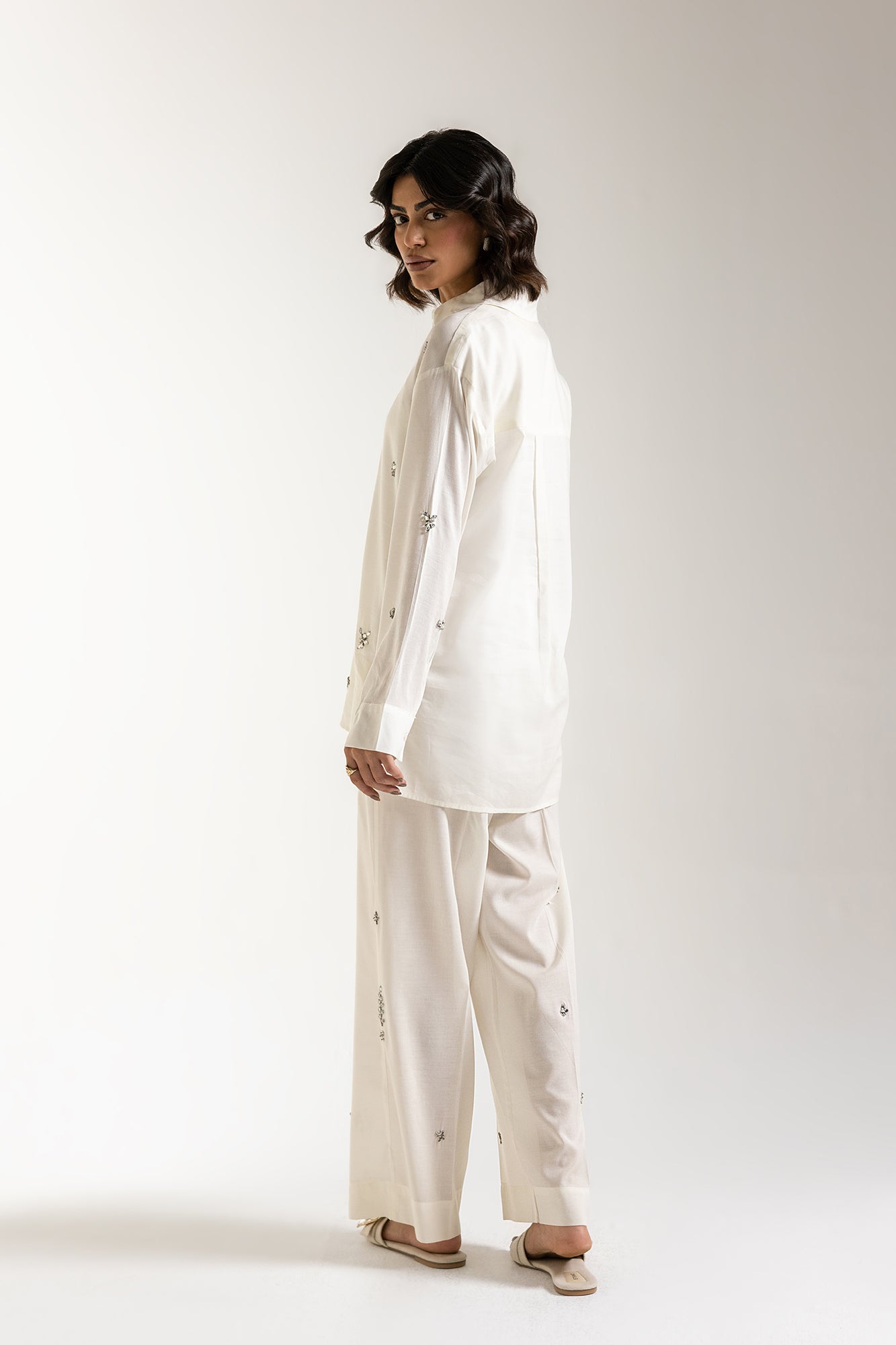 EMBROIDERED SUIT (E106/002/0648)