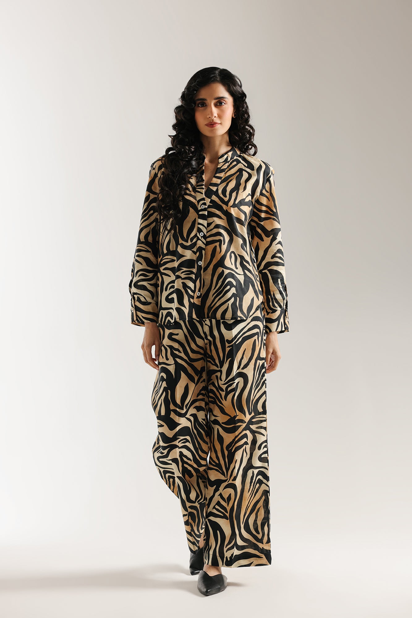 SOLID SUIT (E0666/116/114)