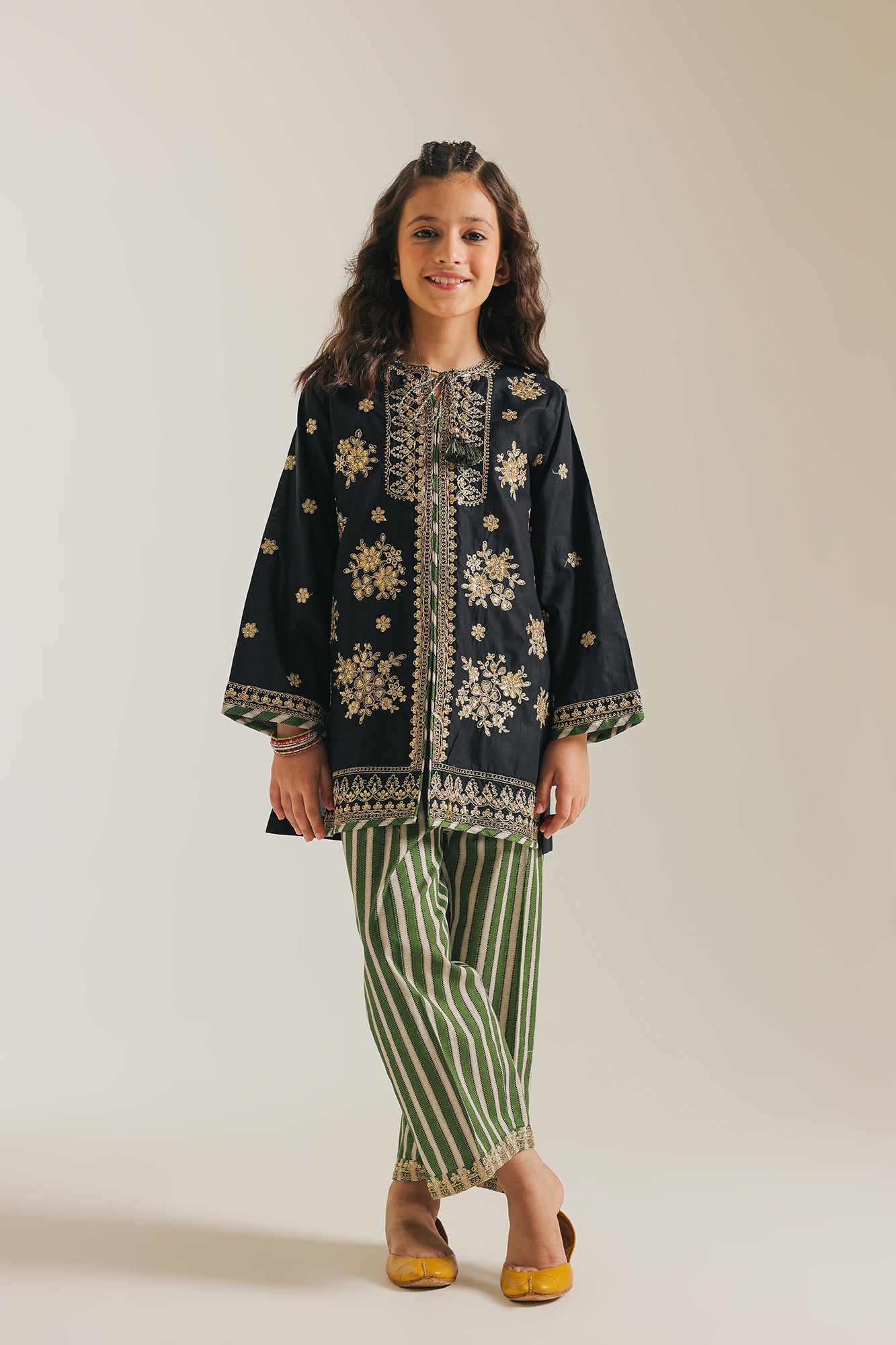 EMBROIDERED SUIT (E0685/404/902)