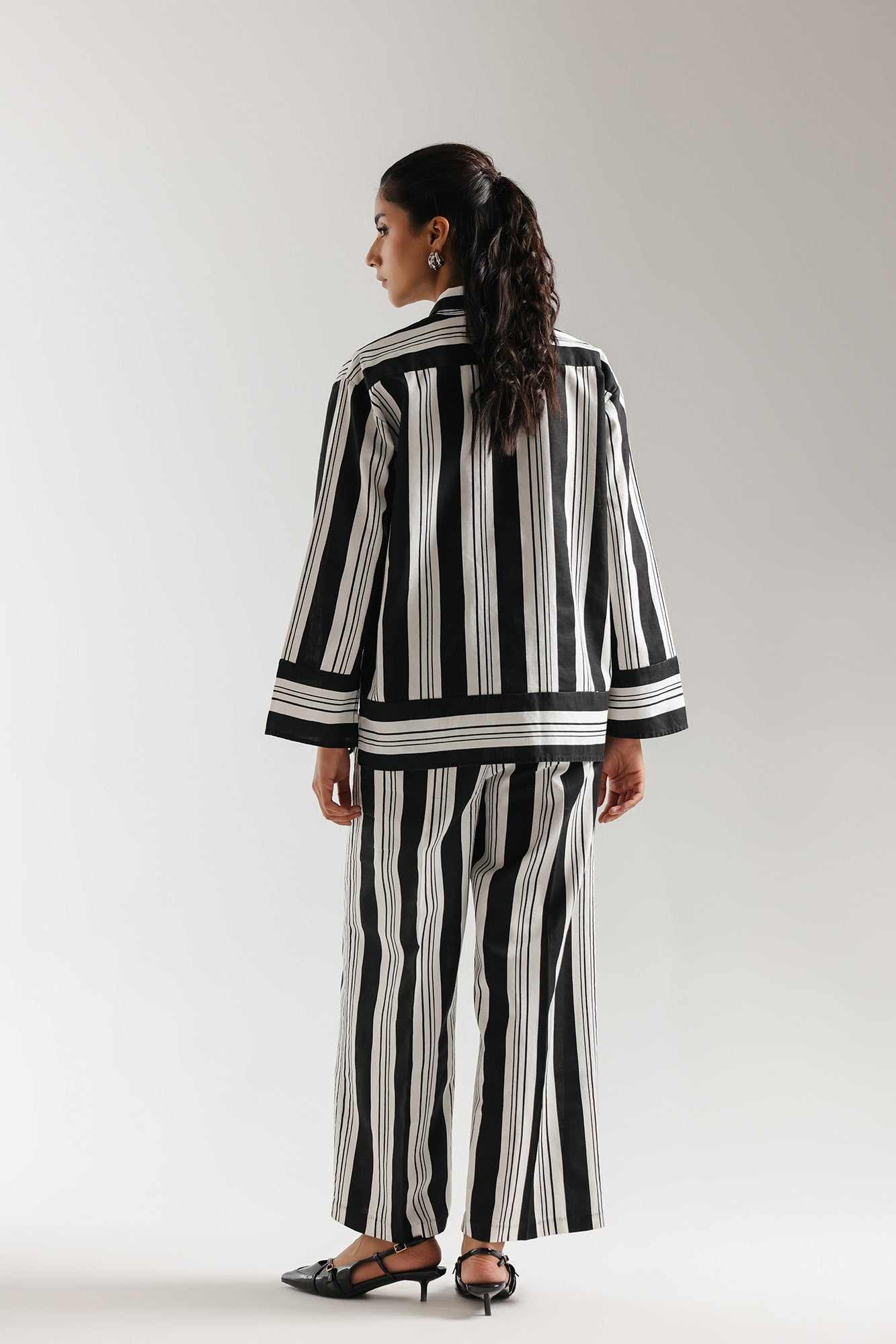 STRIPED SUIT (E0700/116/902)