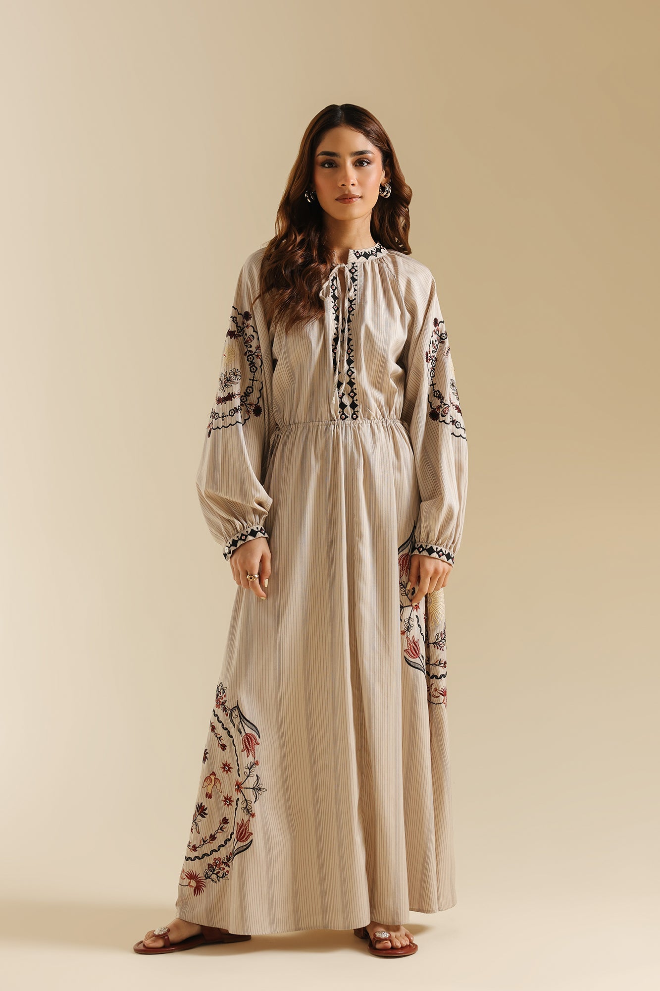 EMBROIDERED DRESS (E0718/119/004)