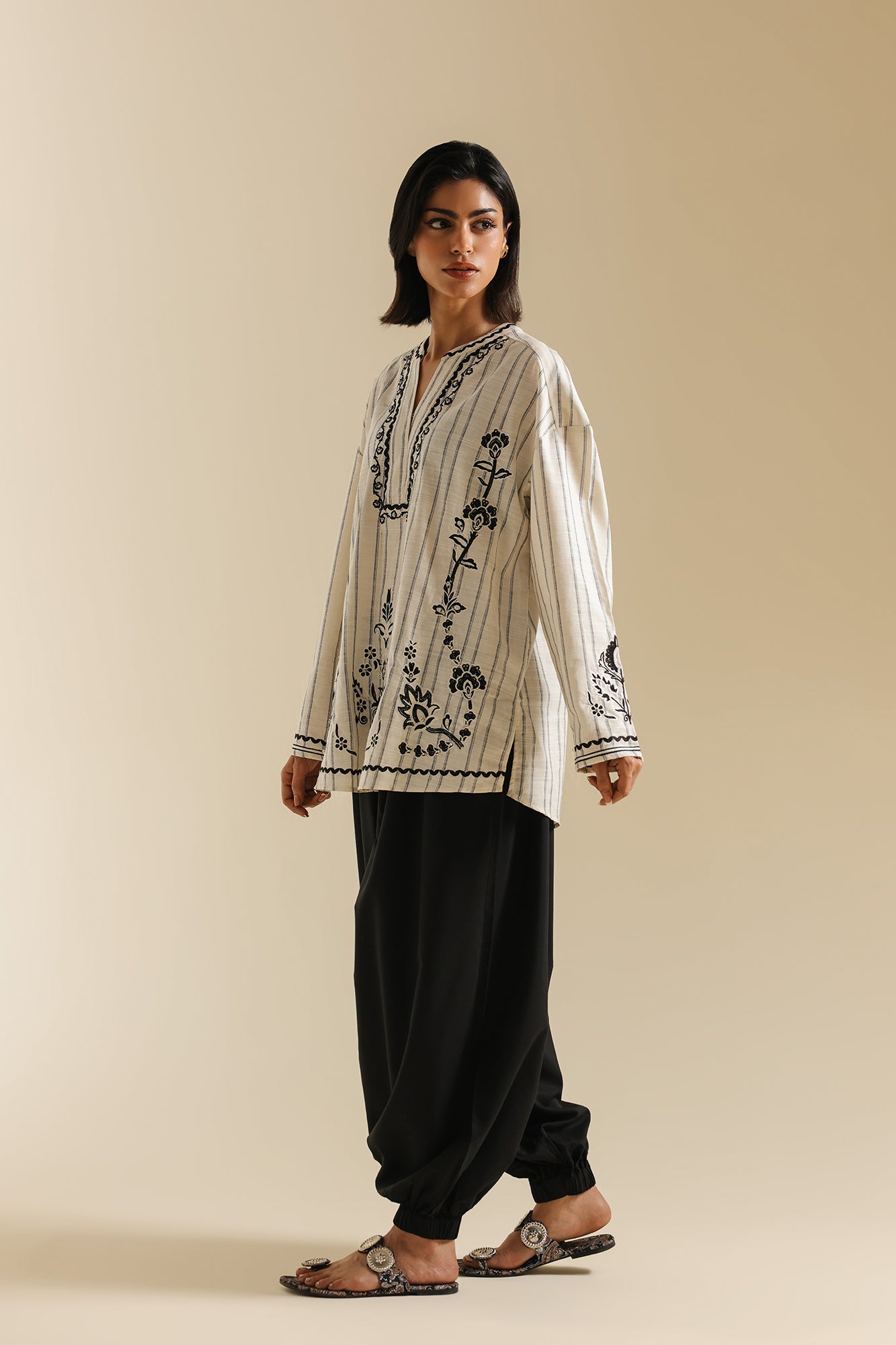 EMBROIDERED KURTI (E0743/119/002)