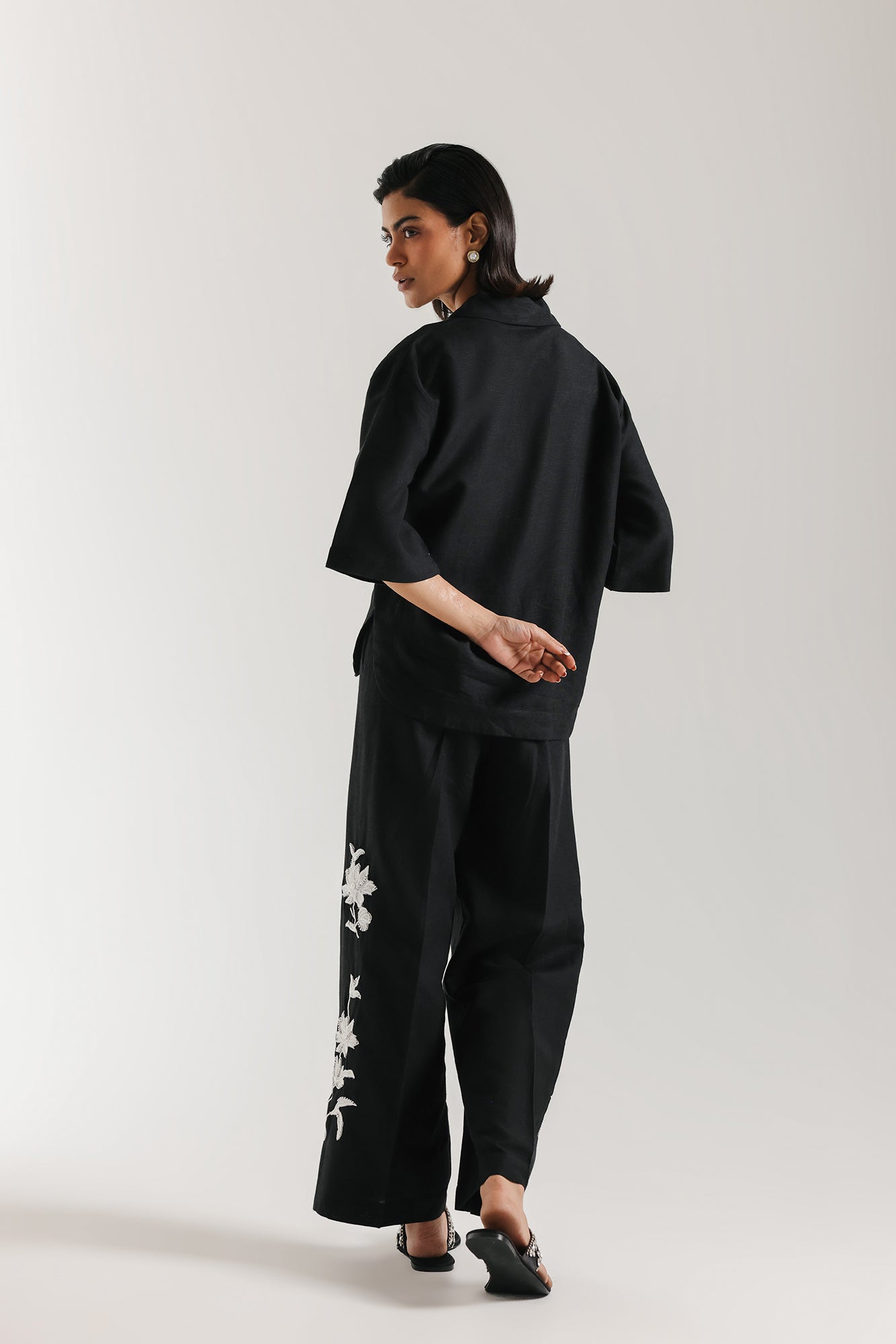 EMBROIDERED SUIT (E0758/106/902)