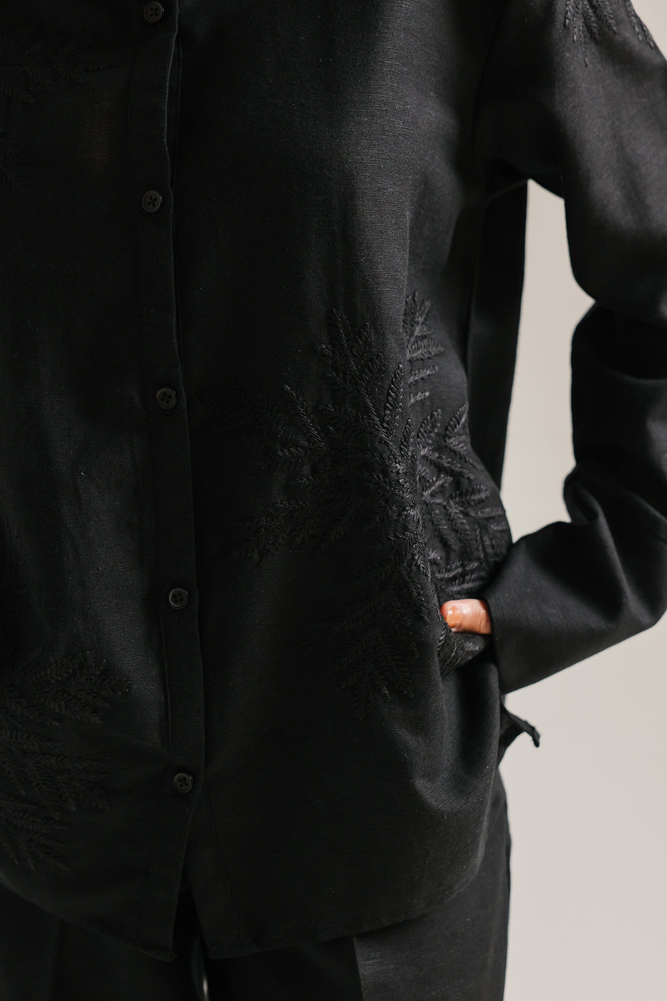 EMBROIDERED SUIT (E0759/106/901)