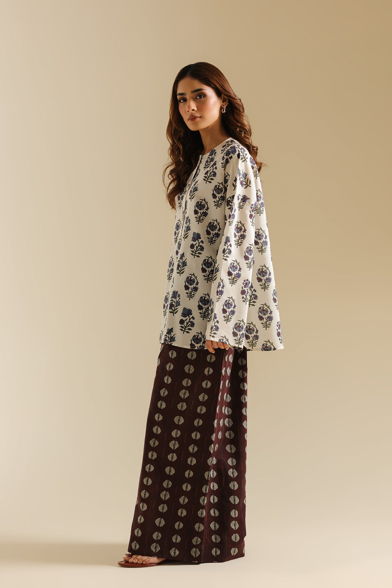 EMBROIDERED SUIT (E0767/119/006)