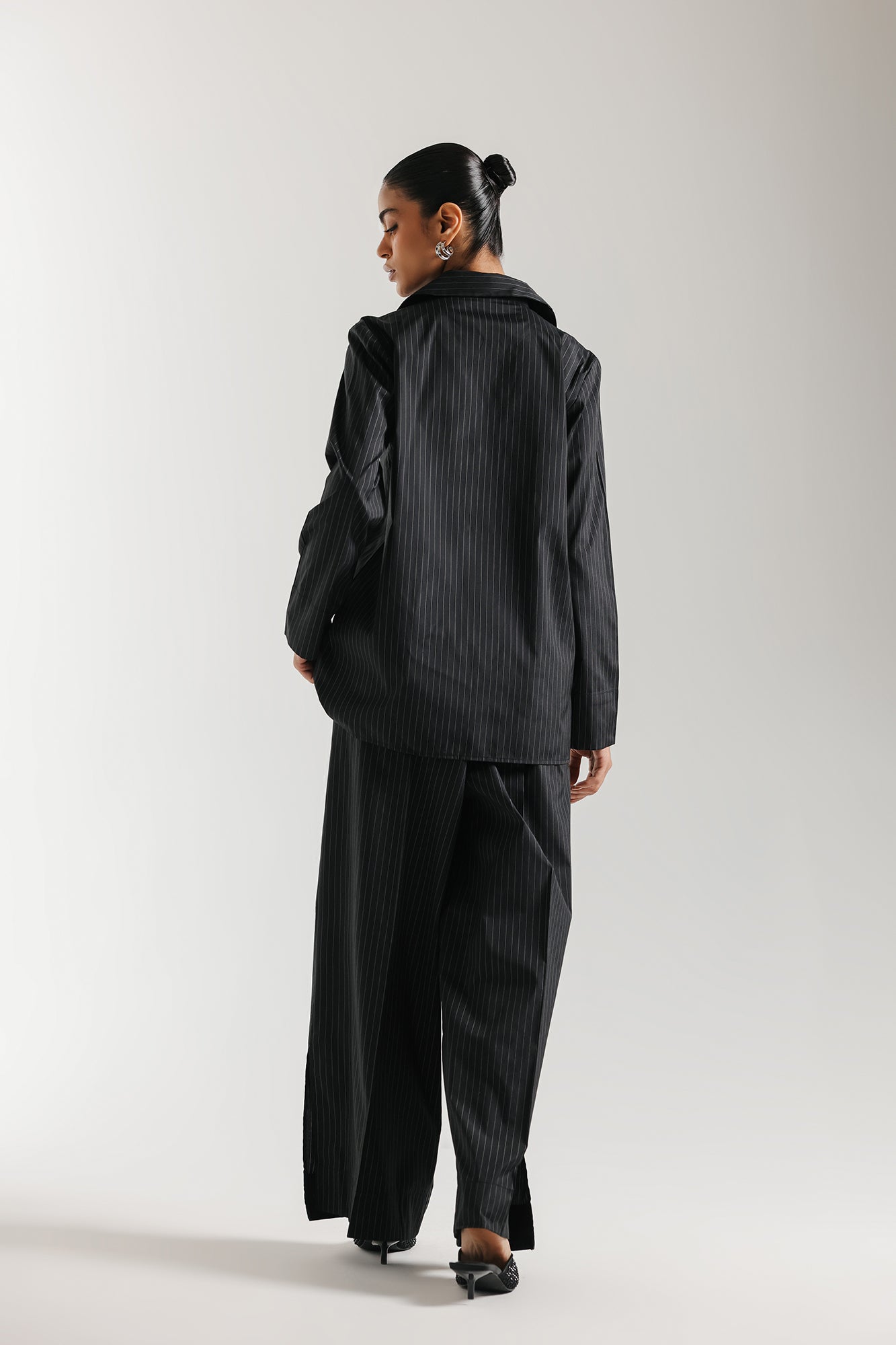 STRIPED SUIT (E0770/116/902)
