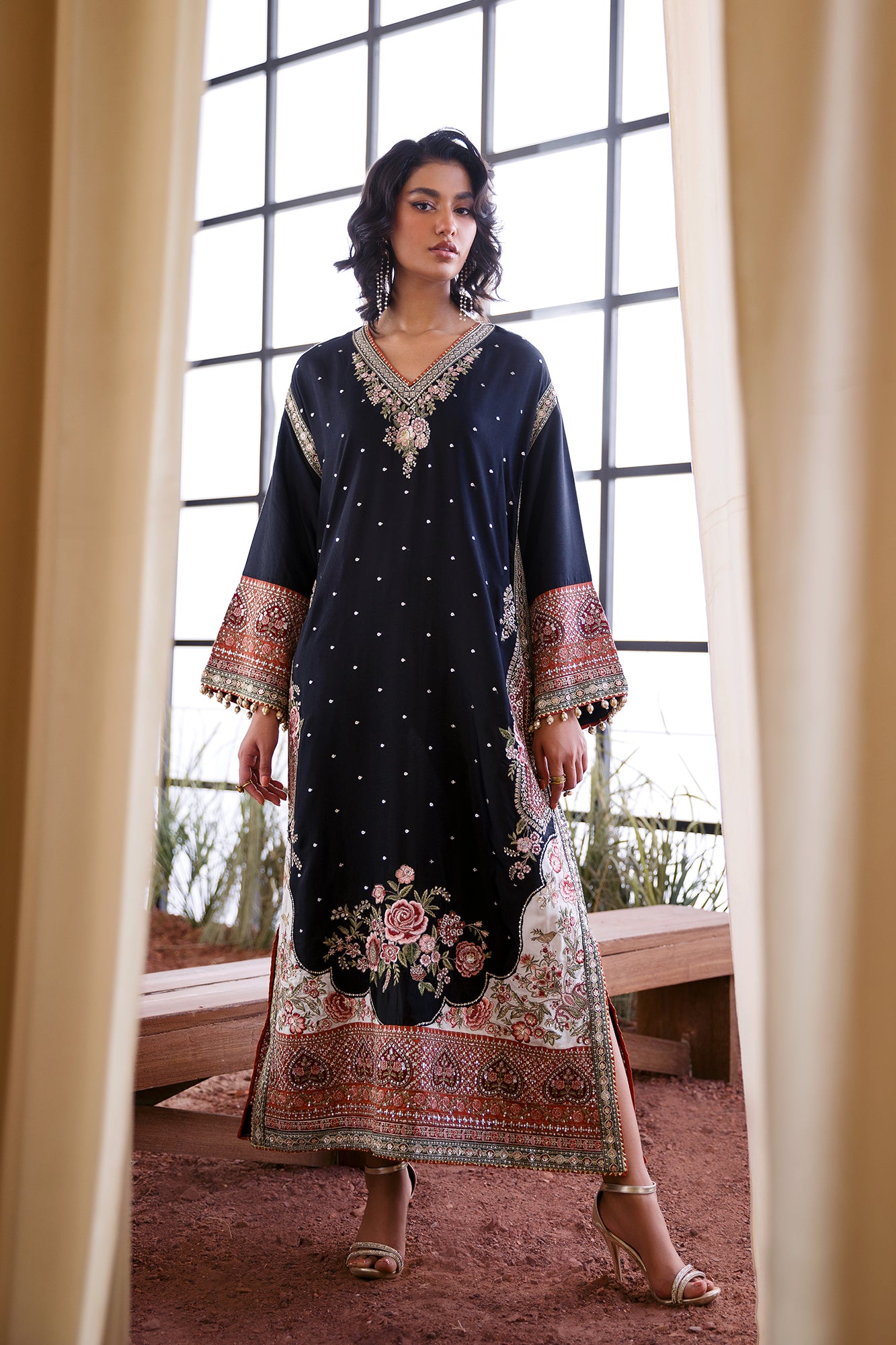 EMBROIDERED KAFTAN (E0778/104/902)